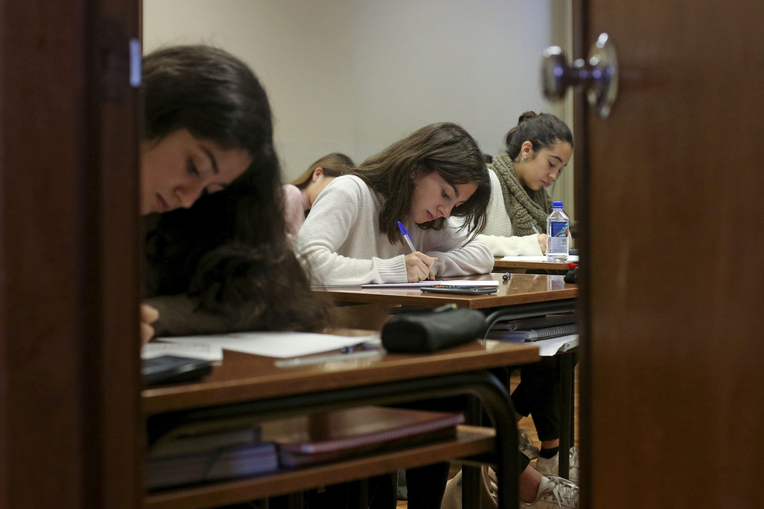 Ranking das Escolas. Notas dos alunos das escolas públicas sobem e dos colégios descem