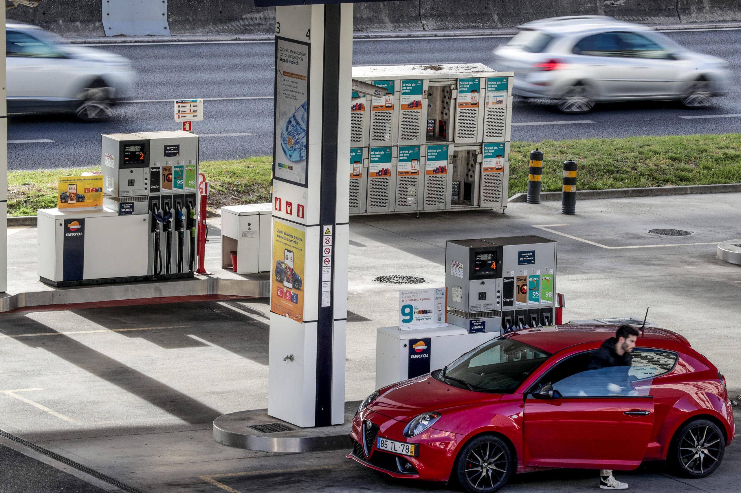 Gasóleo deverá subir 13,6 cêntimos e gasolina 9,3 a partir de hoje