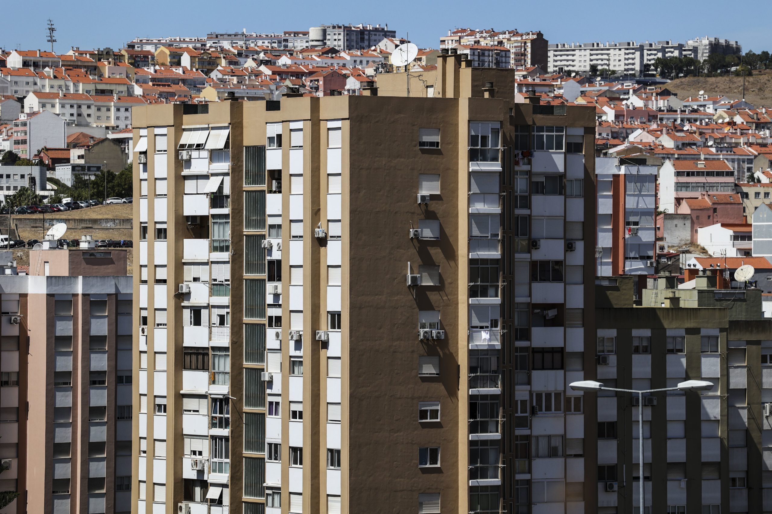 Taxa Euribor sobe a três, a seis e a 12 meses