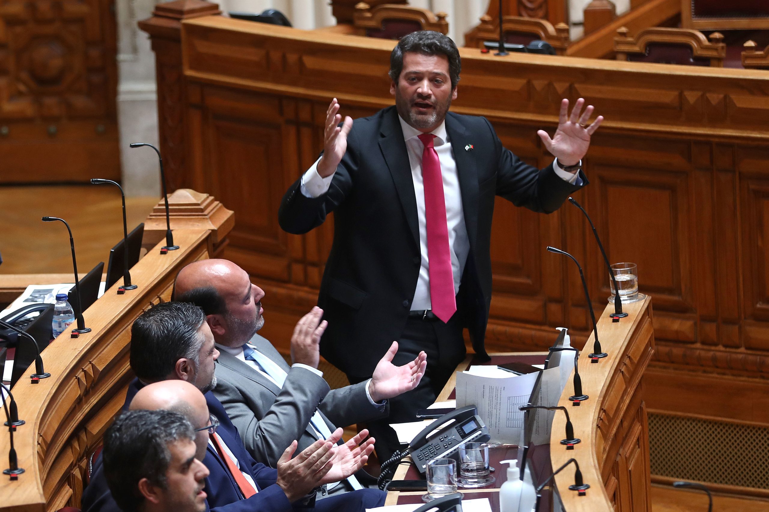 Chega vai hoje pedir demissão da ministra da Saúde