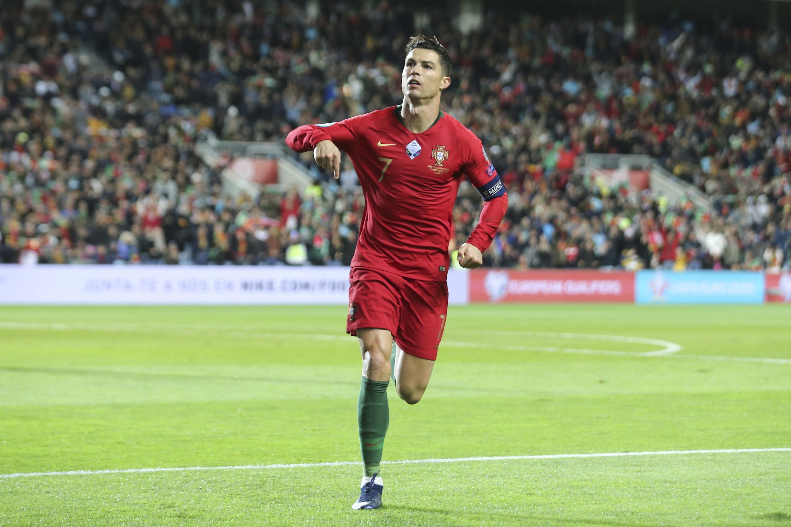 Depois do ‘poker’ de Vilnius, veio o ‘hat-trick’ do Algarve. E Portugal ficou a um triunfo do apuramento