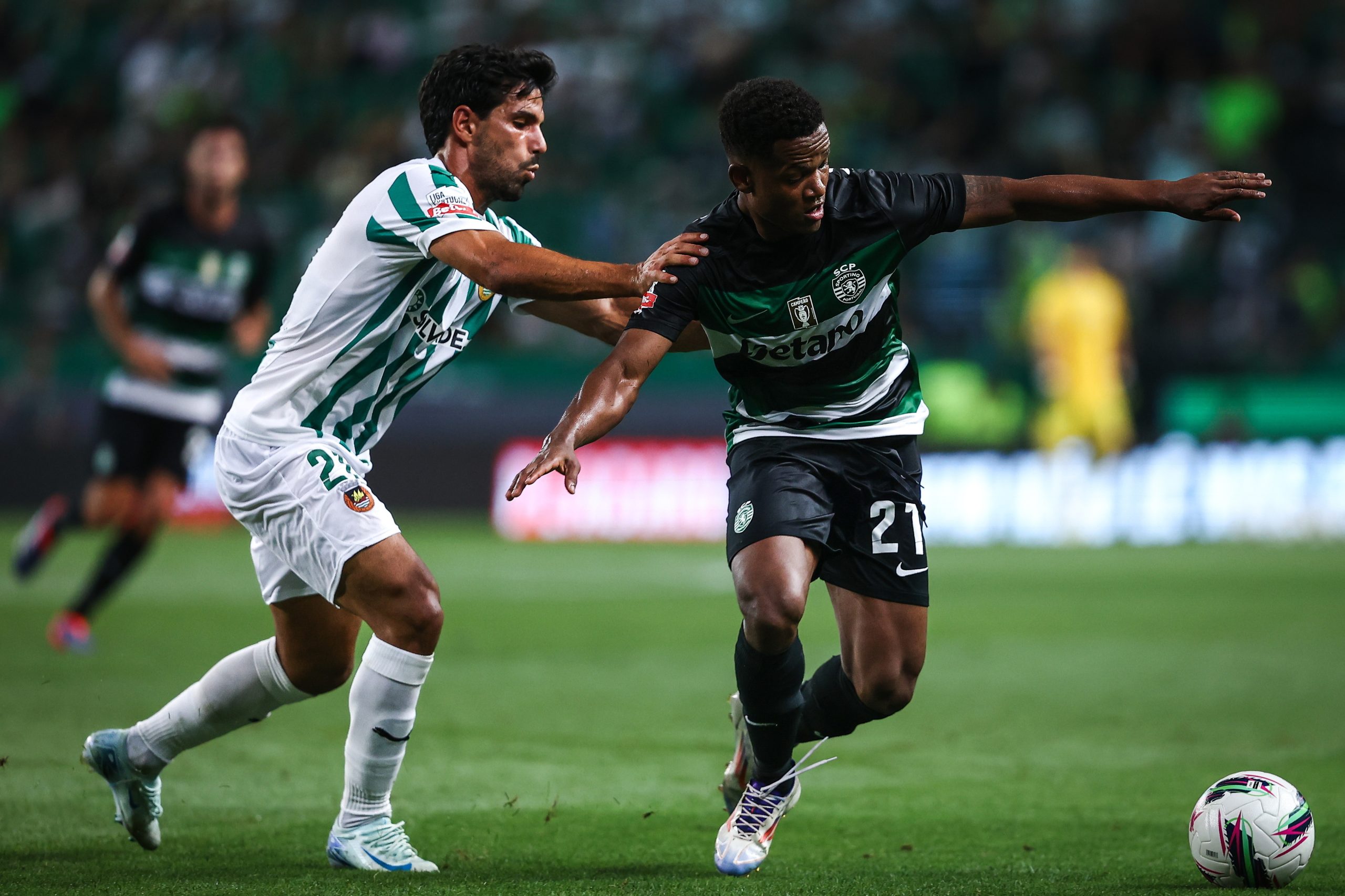 Sporting inicia defesa do título em Alvalade com vitória