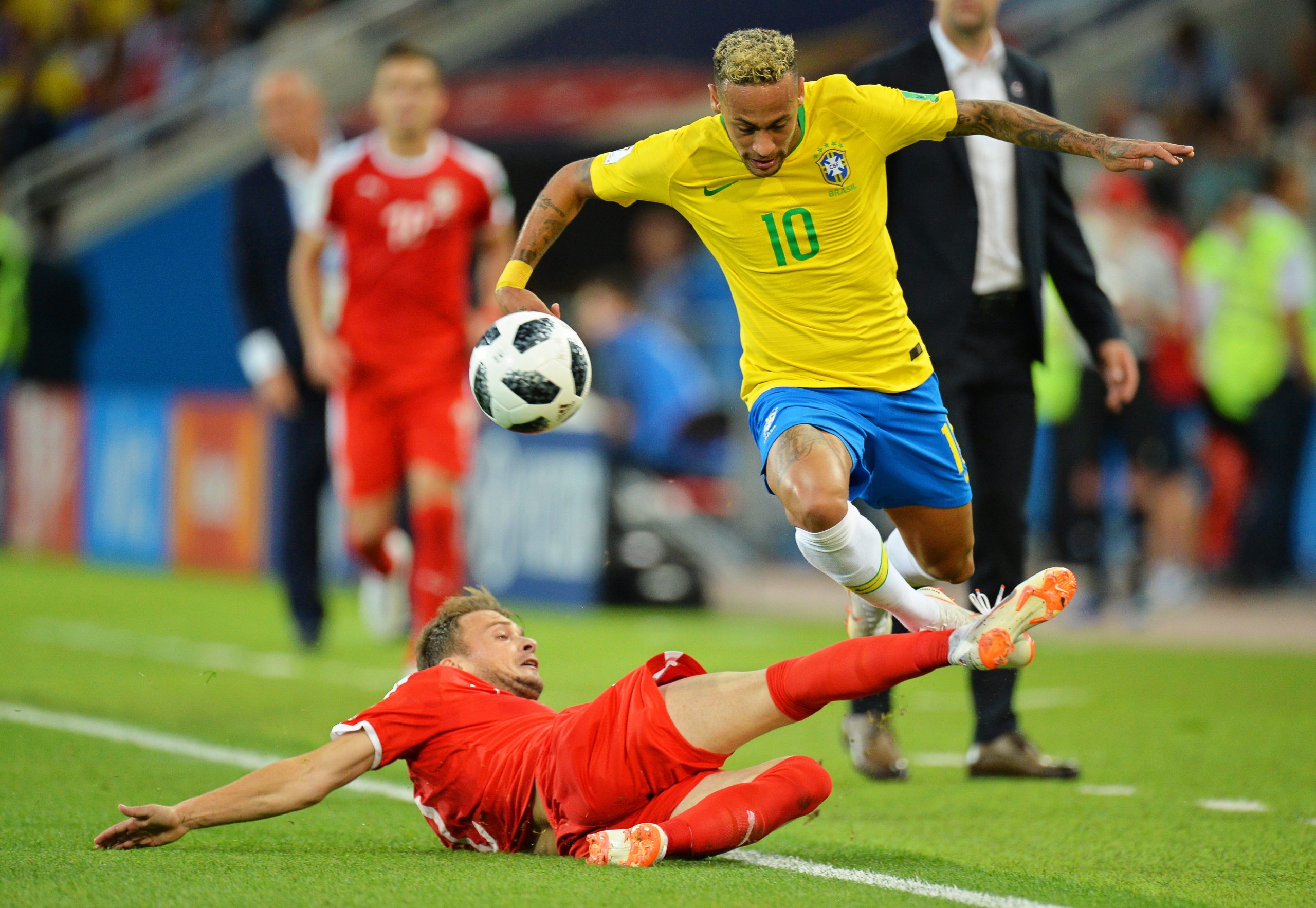 17 defesas versus 17 remates. Neymar contra Ochoa, os velhos inimigos voltam a enfrentar-se