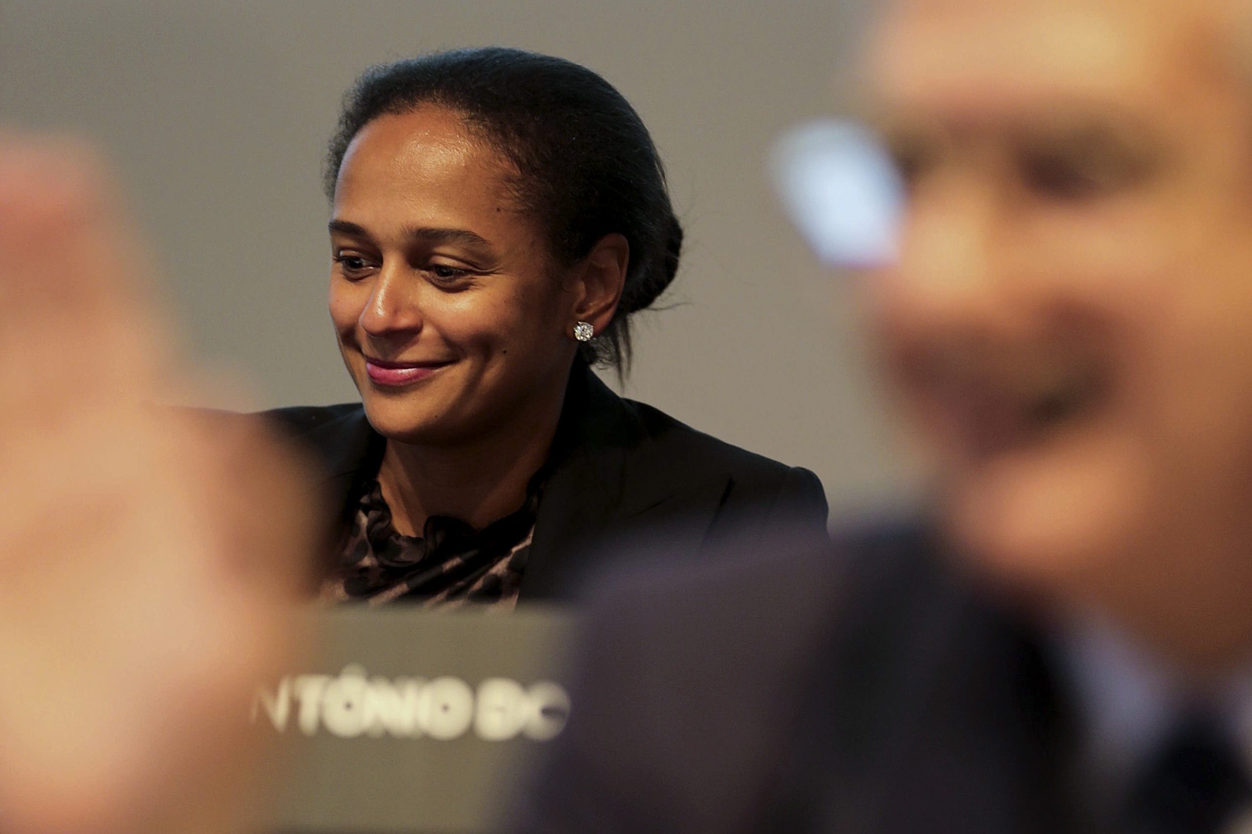 Presidente da Sonangol exonera Isabel dos Santos do cargo de que tinha sido afastado