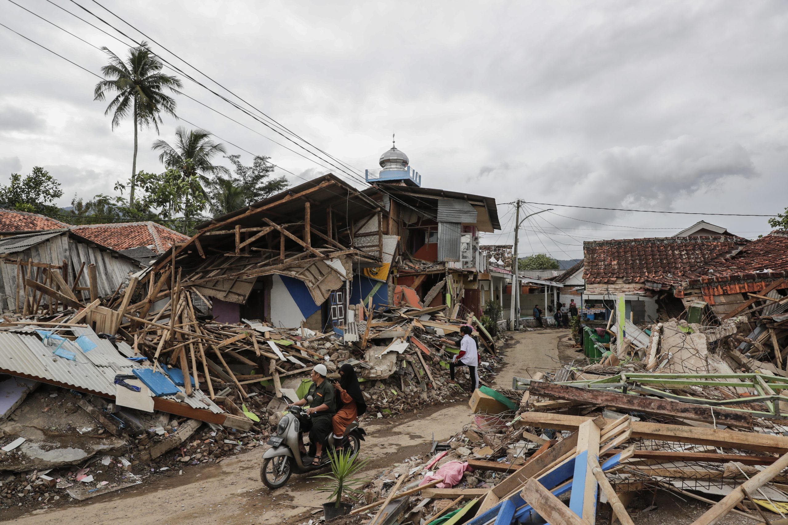 Sobe para mais de 600 o número de mortos em sismo de novembro na Indonésia