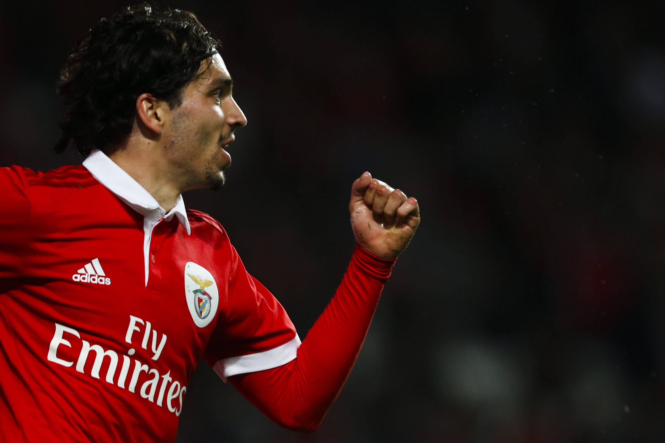 Krovinovic sofreu rotura de ligamento no joelho direito
