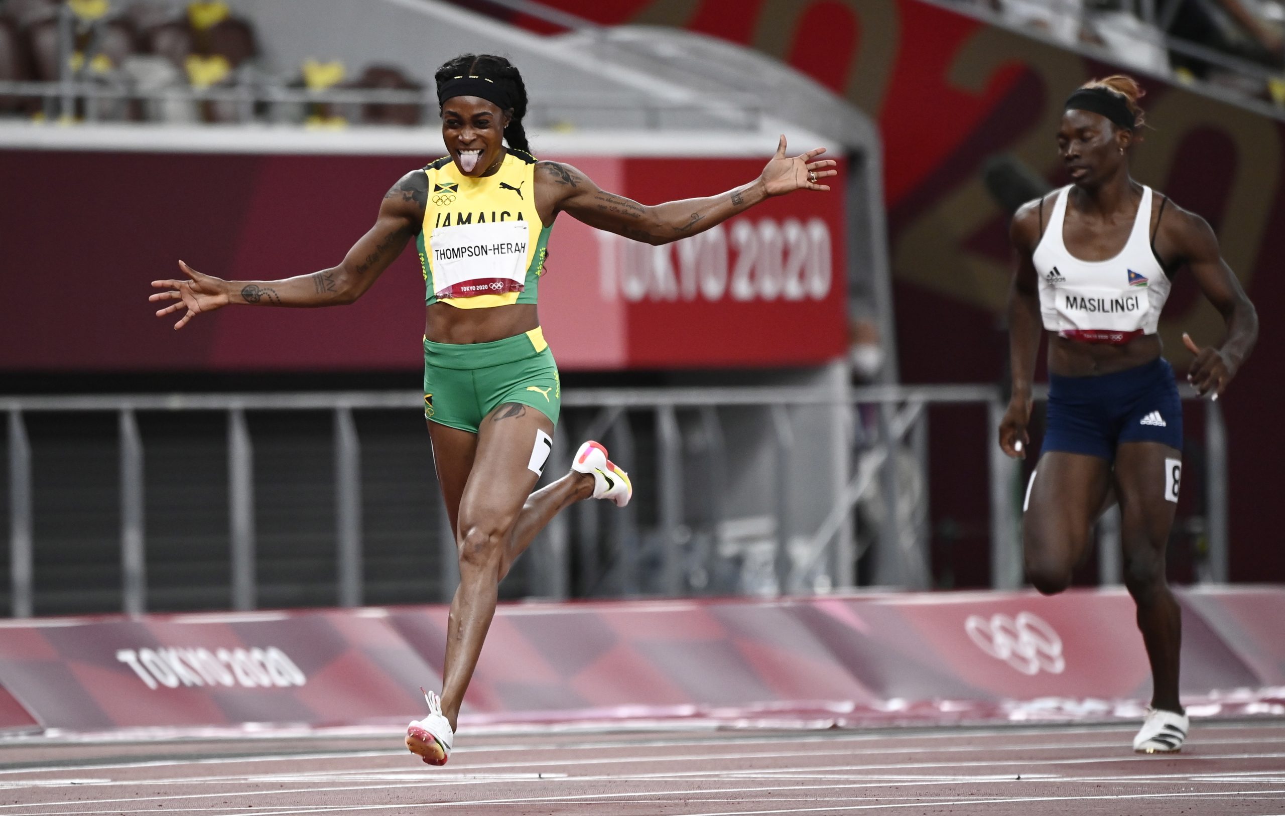 ‘Dobradinha’ para Elaine Thompson-Herah com triunfo dos 200 metros