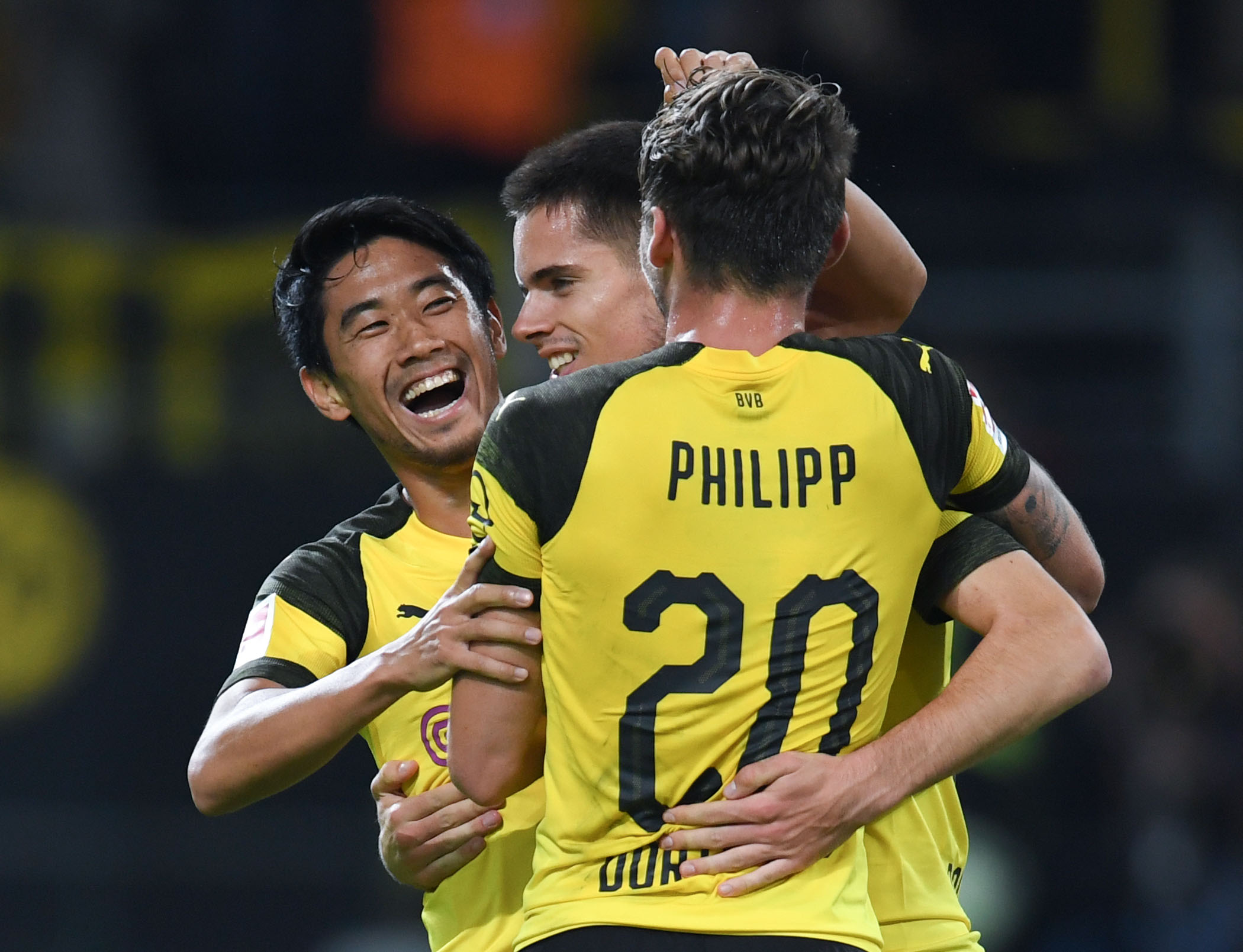 Borussia Dortmund de Raphael Guerreiro goleia Nuremberga por 7-0