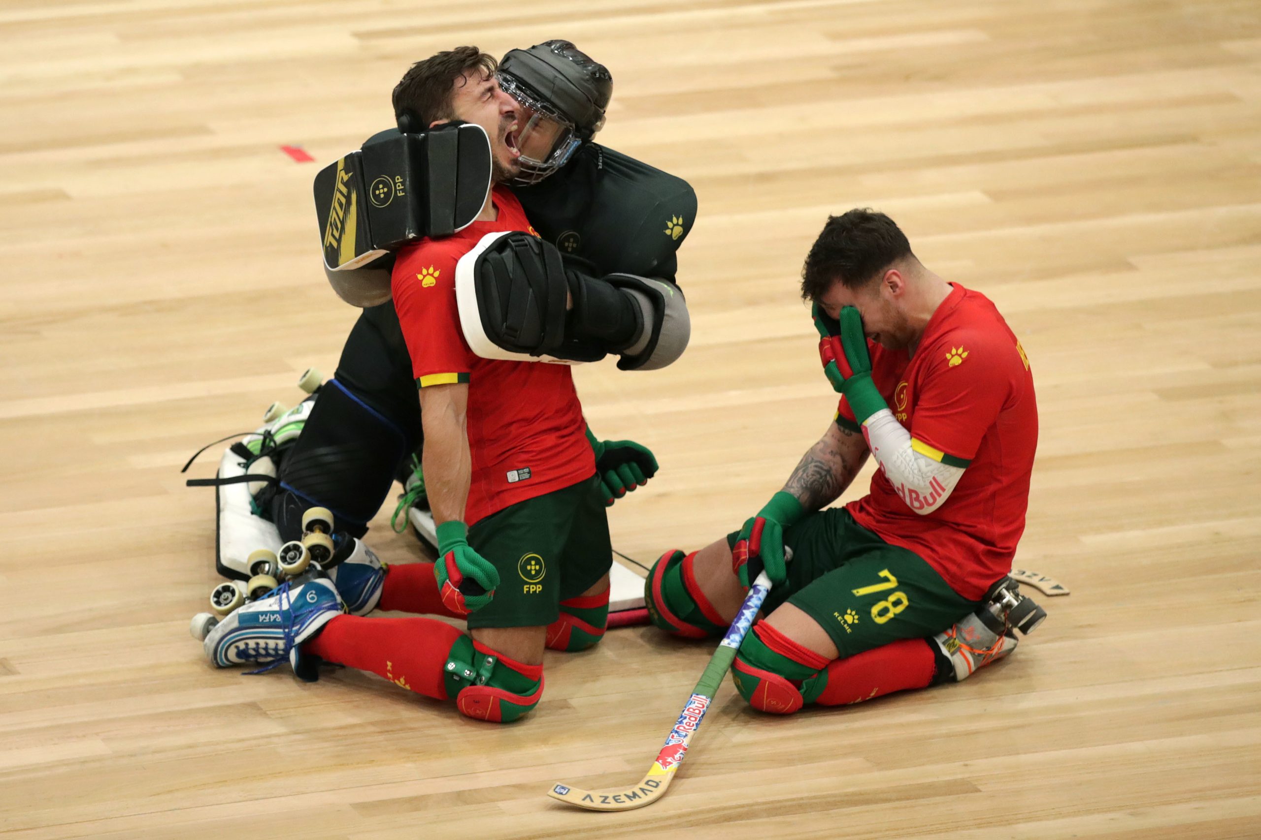 Com golo no último minuto, Portugal derrota Espanha e mantém vivo o apuramento no Europeu de hóquei em patins