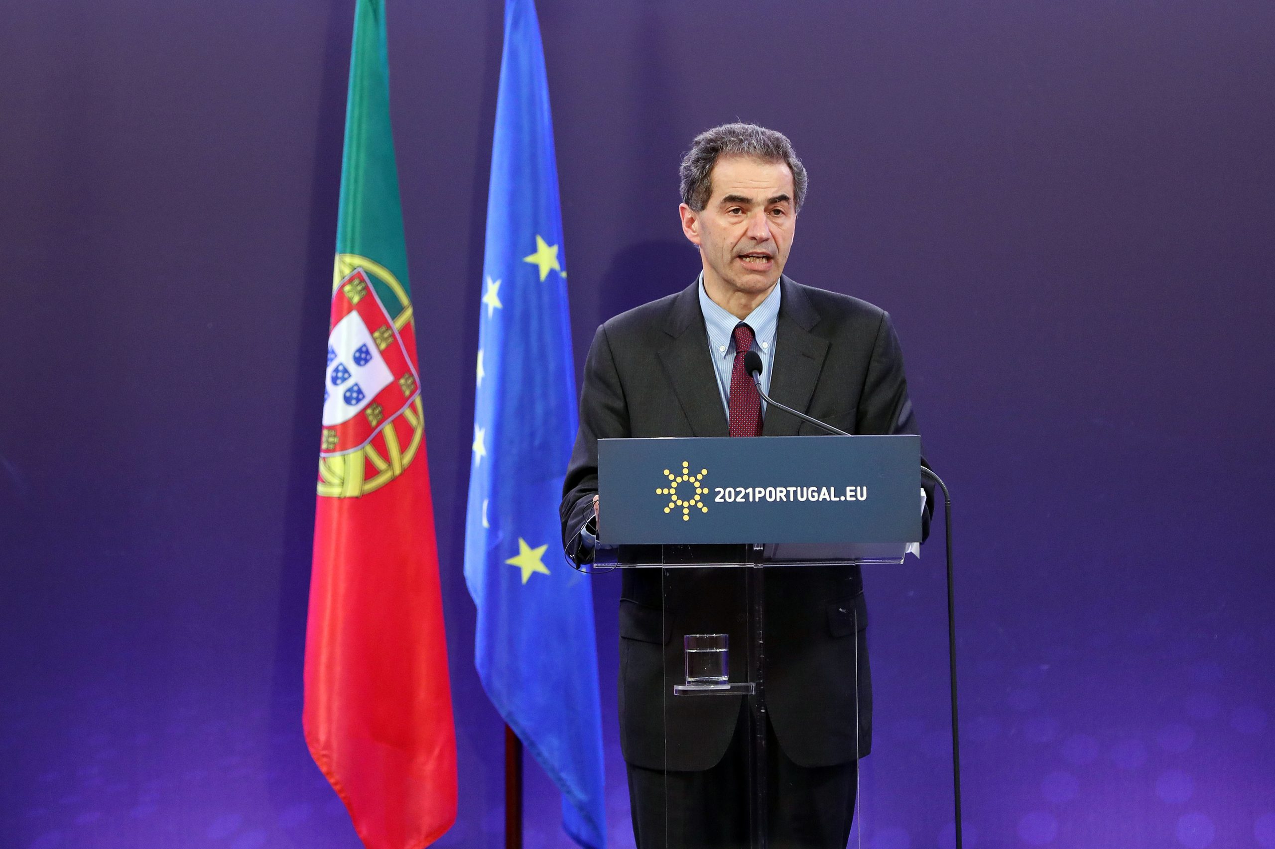 Antigo ministro Manuel Heitor internado após AVC