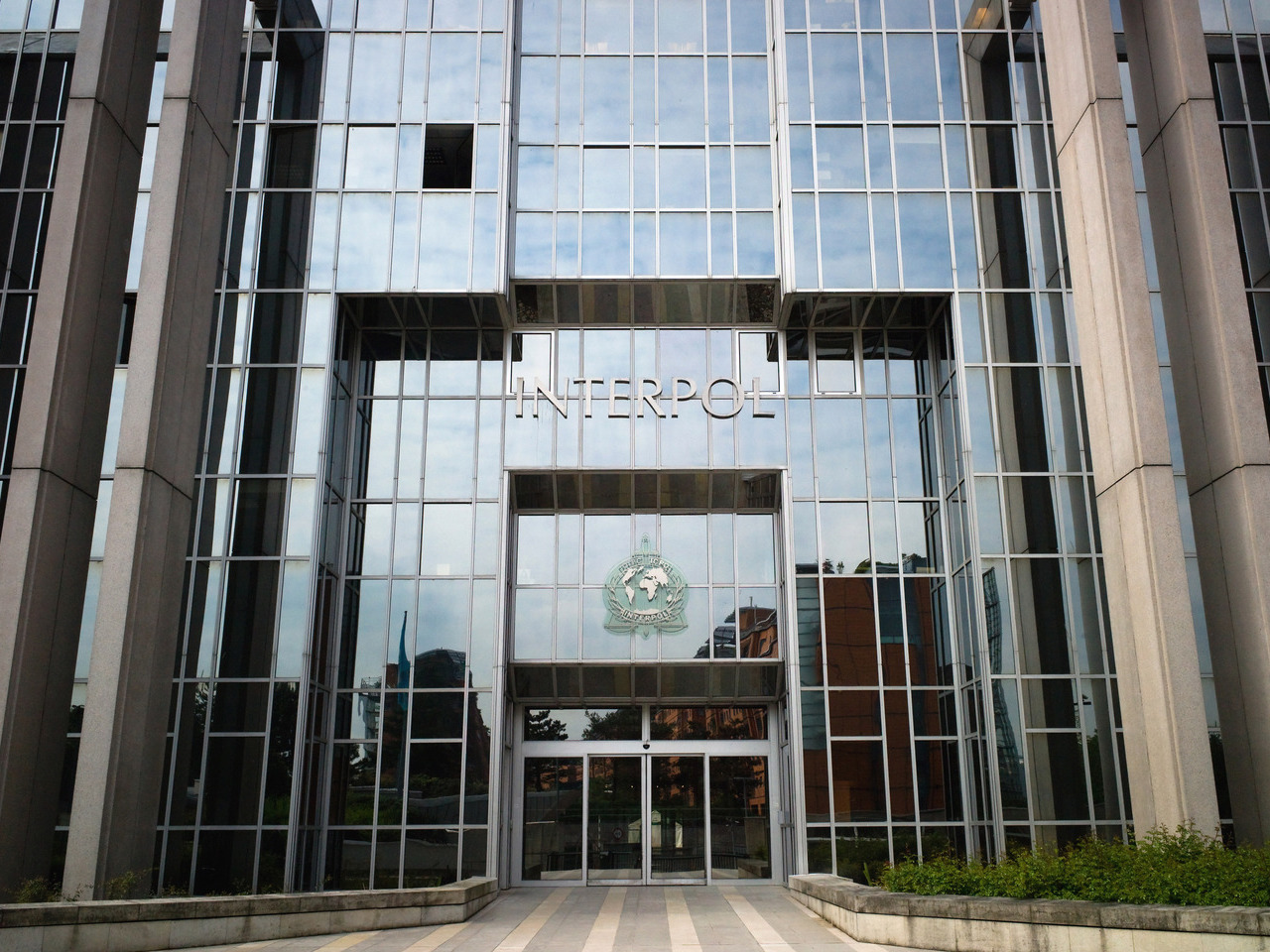 Interpol, a polícia que ajuda polícias