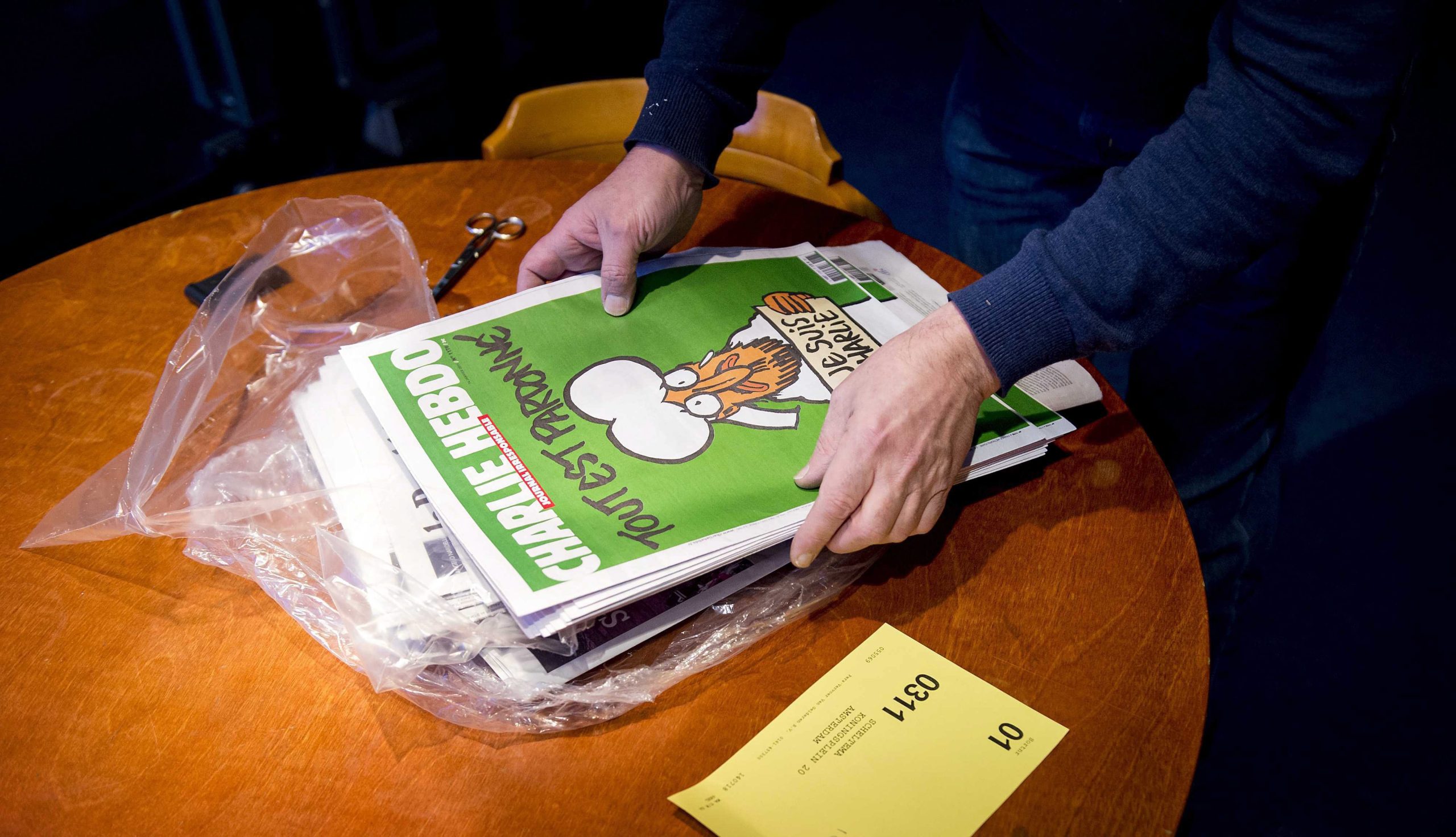 França recorda vítimas após cinco anos do ataque ao Charlie Hebdo