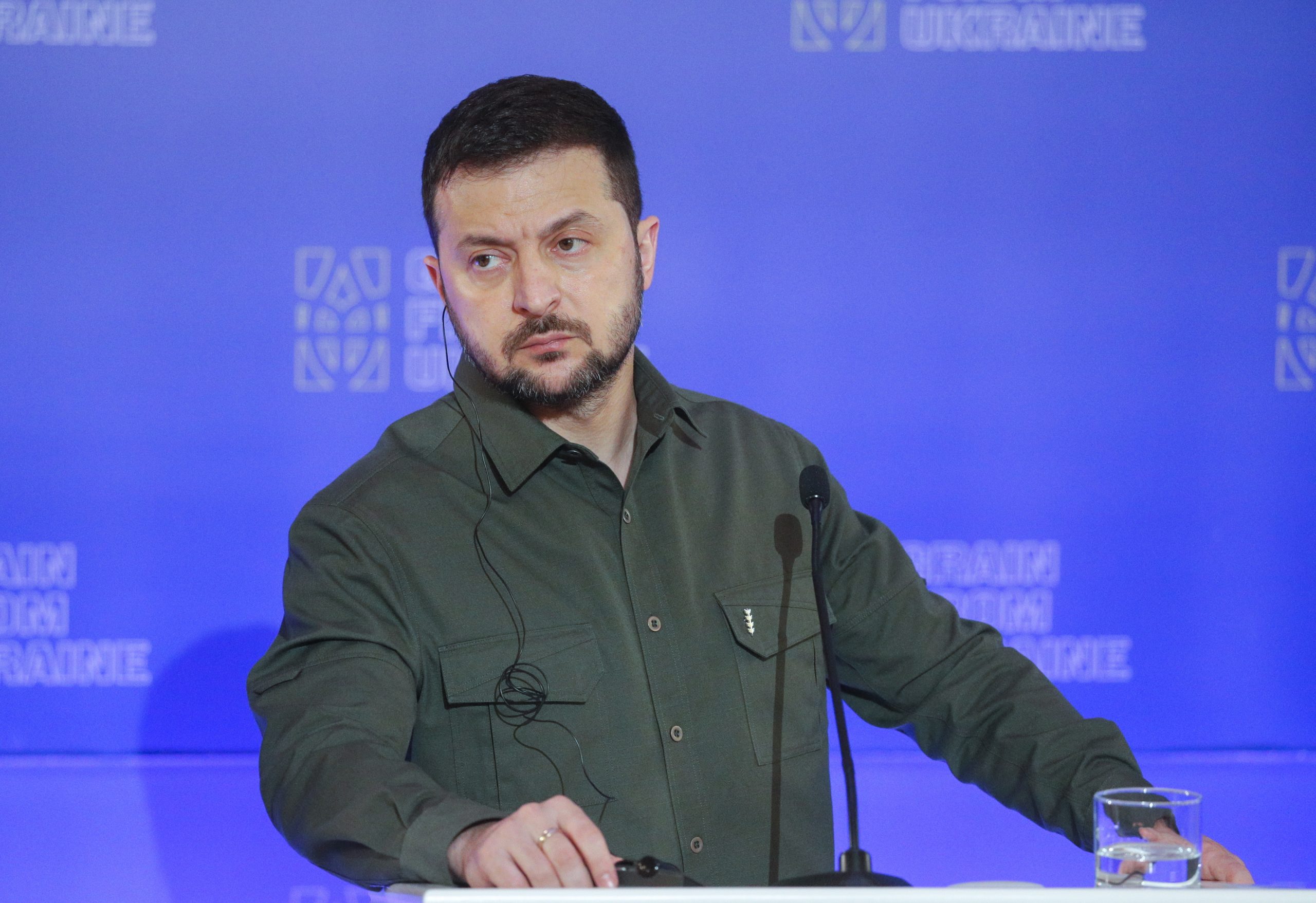 Zelensky reafirma recusa em assinar acordo de paz com Rússia