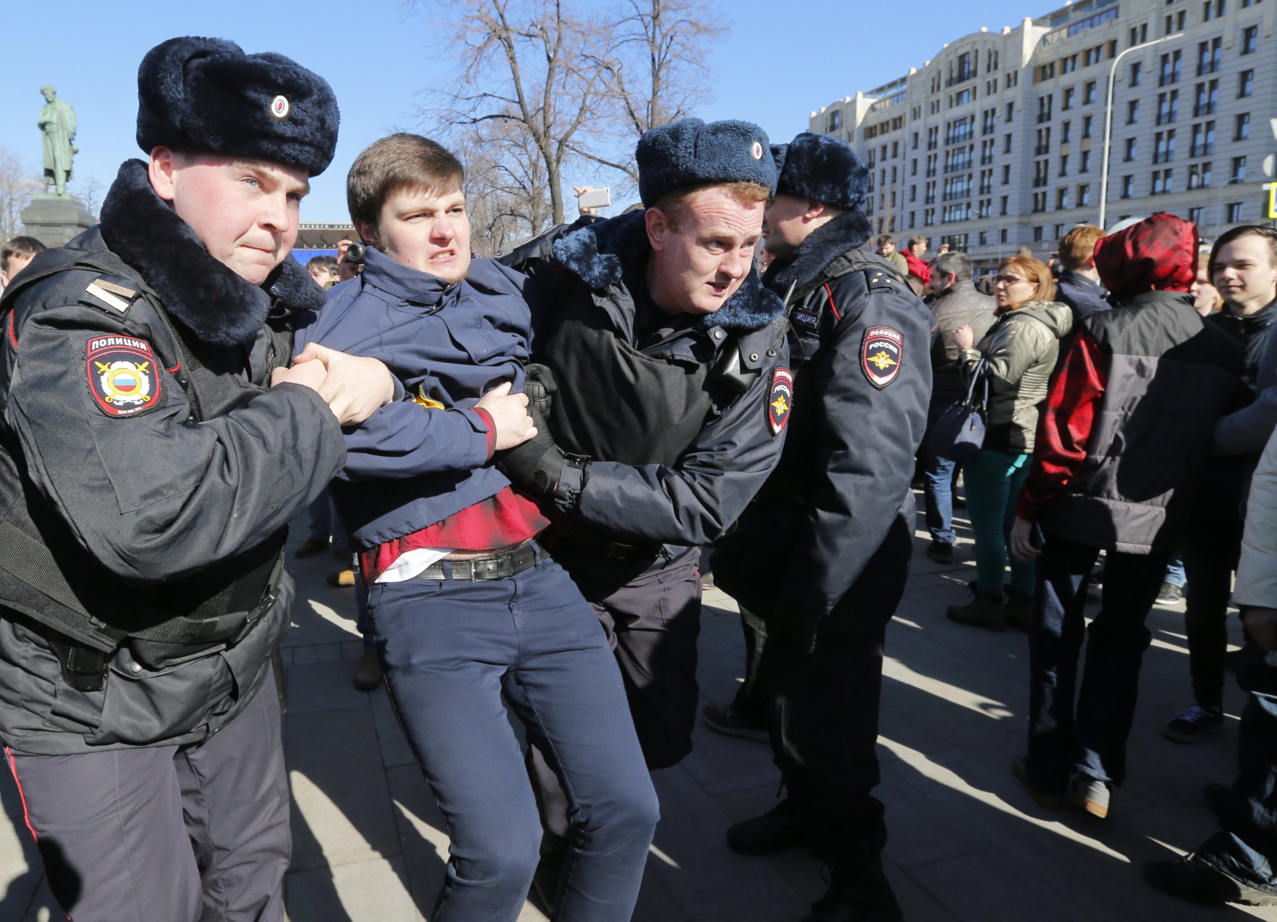 Milhares protestam na Rússia contra a corrupção. Líder da oposição detido