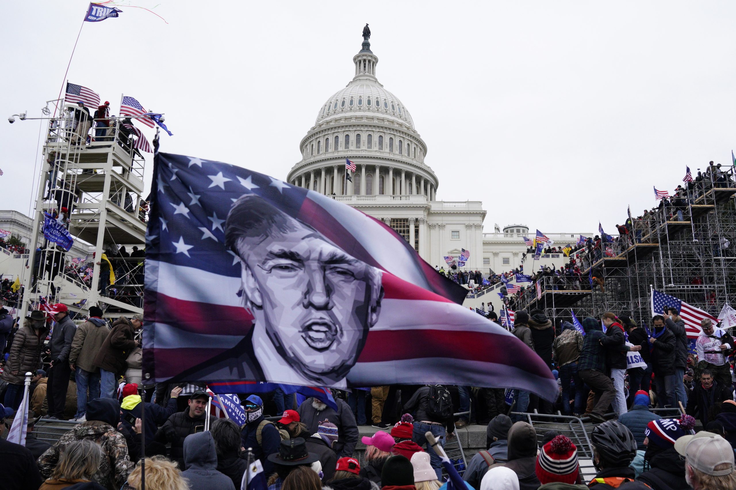 Depois da invasão do Capitólio, vários nomes da administração Trump anunciam demissão