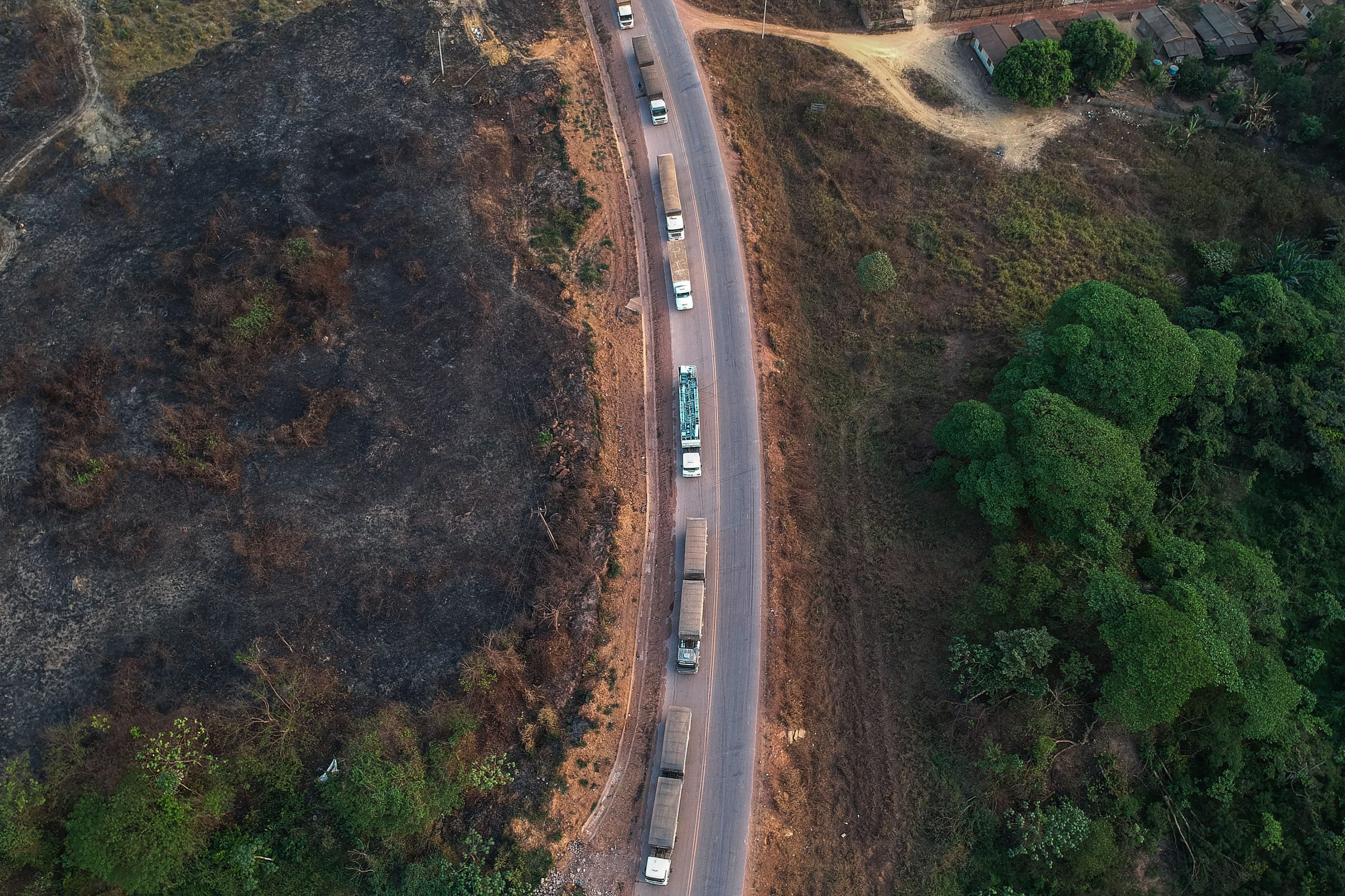 Colisão entre autocarro e camião no Brasil faz 11 mortos e 46 feridos