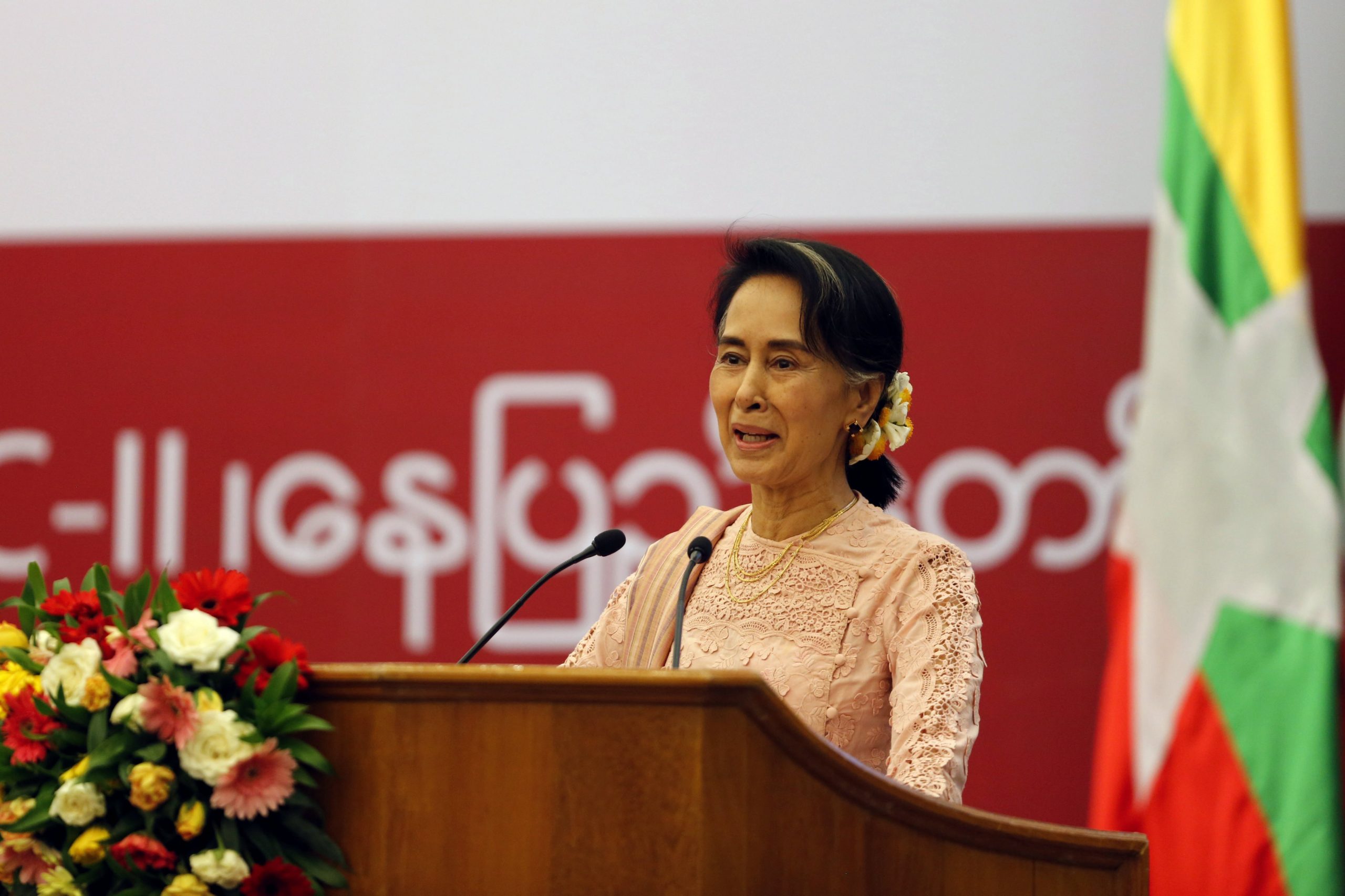Líder birmanesa rejeita acusações de limpeza étnica de minoria ‘rohingya’