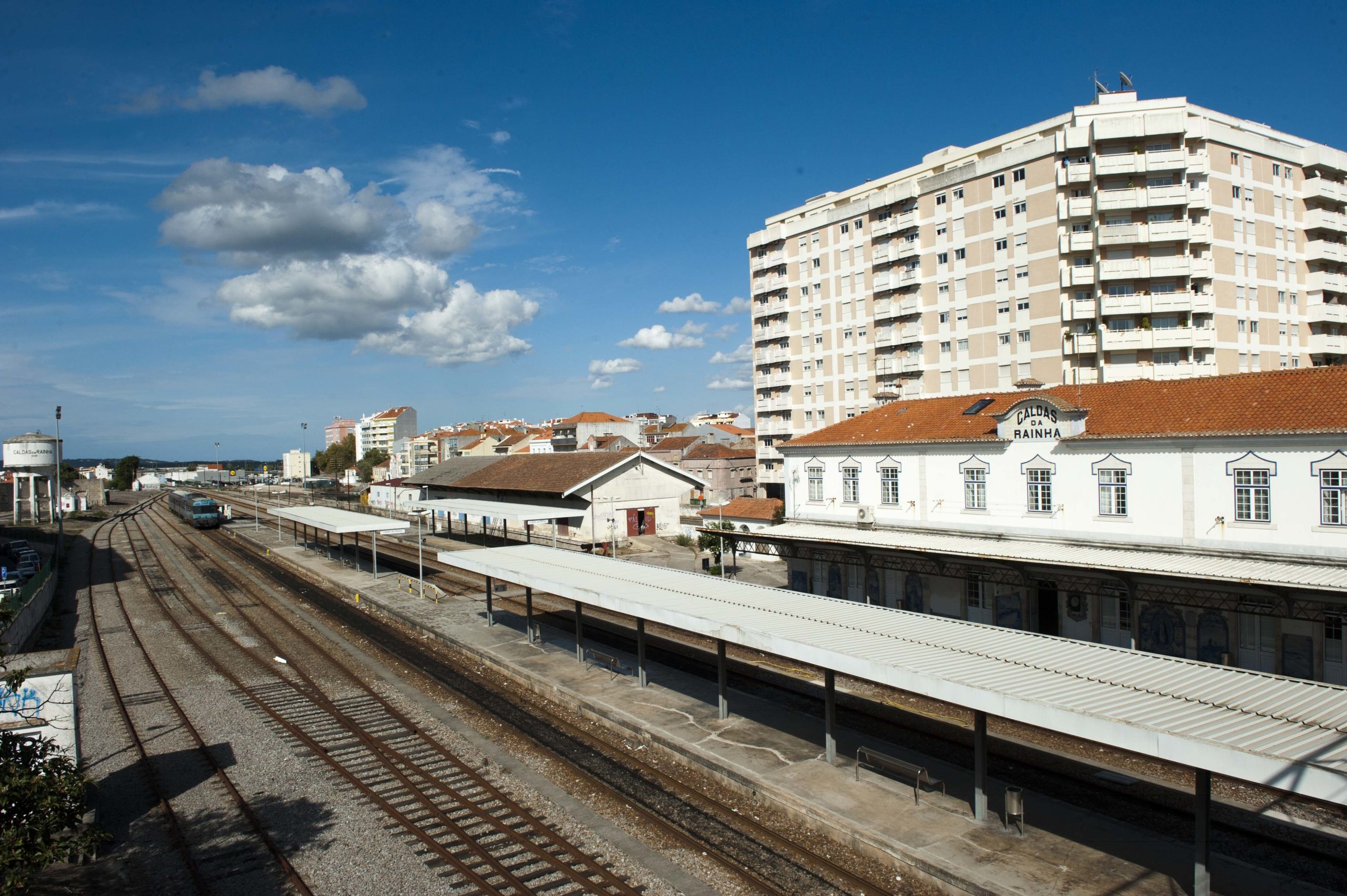 Utentes da Linha do Oeste reivindicam passes para Lisboa ao mesmo preço da rodovia