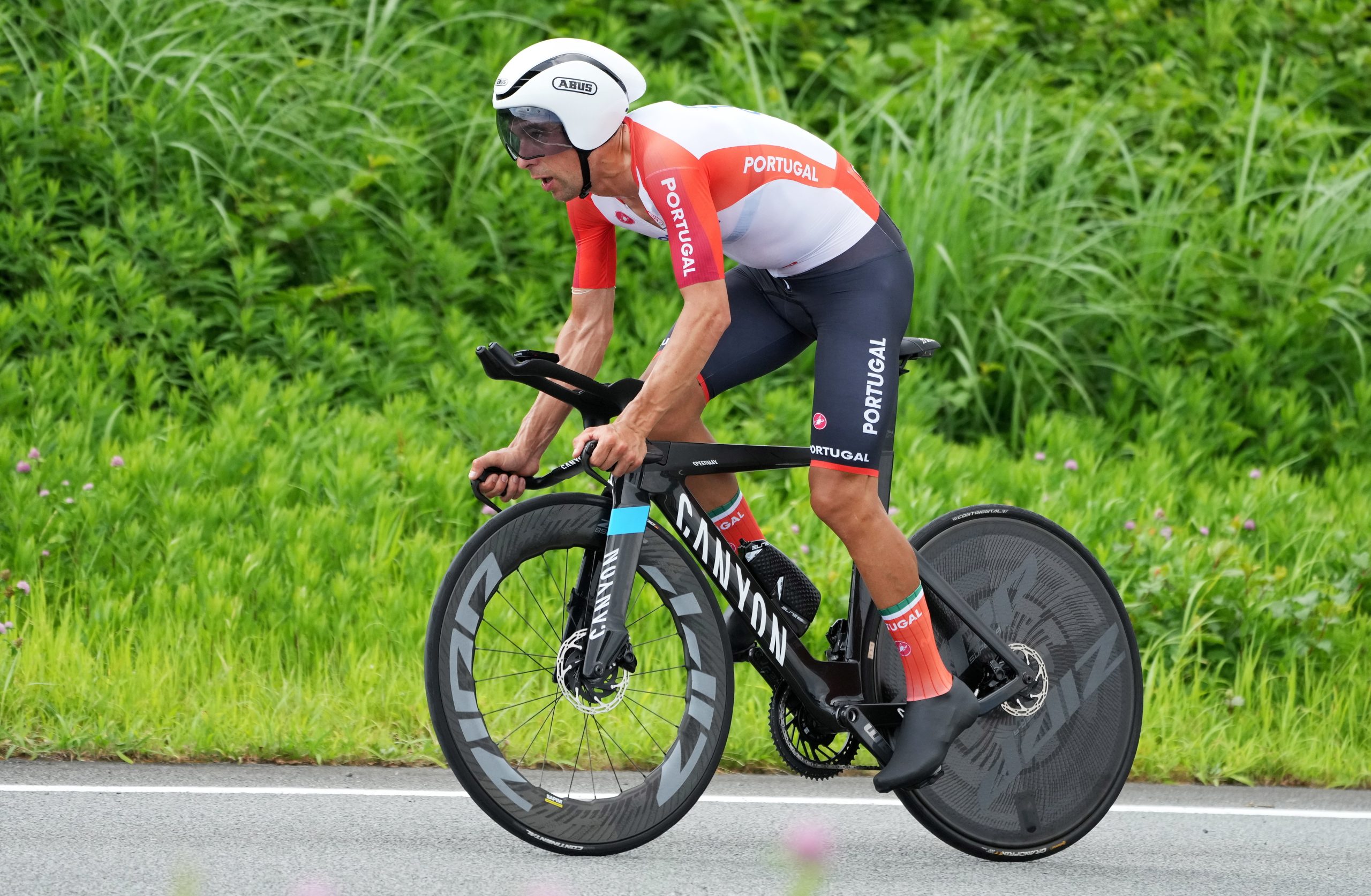Ciclismo: Nelson Oliveira oitavo no contrarrelógio em Wollongong