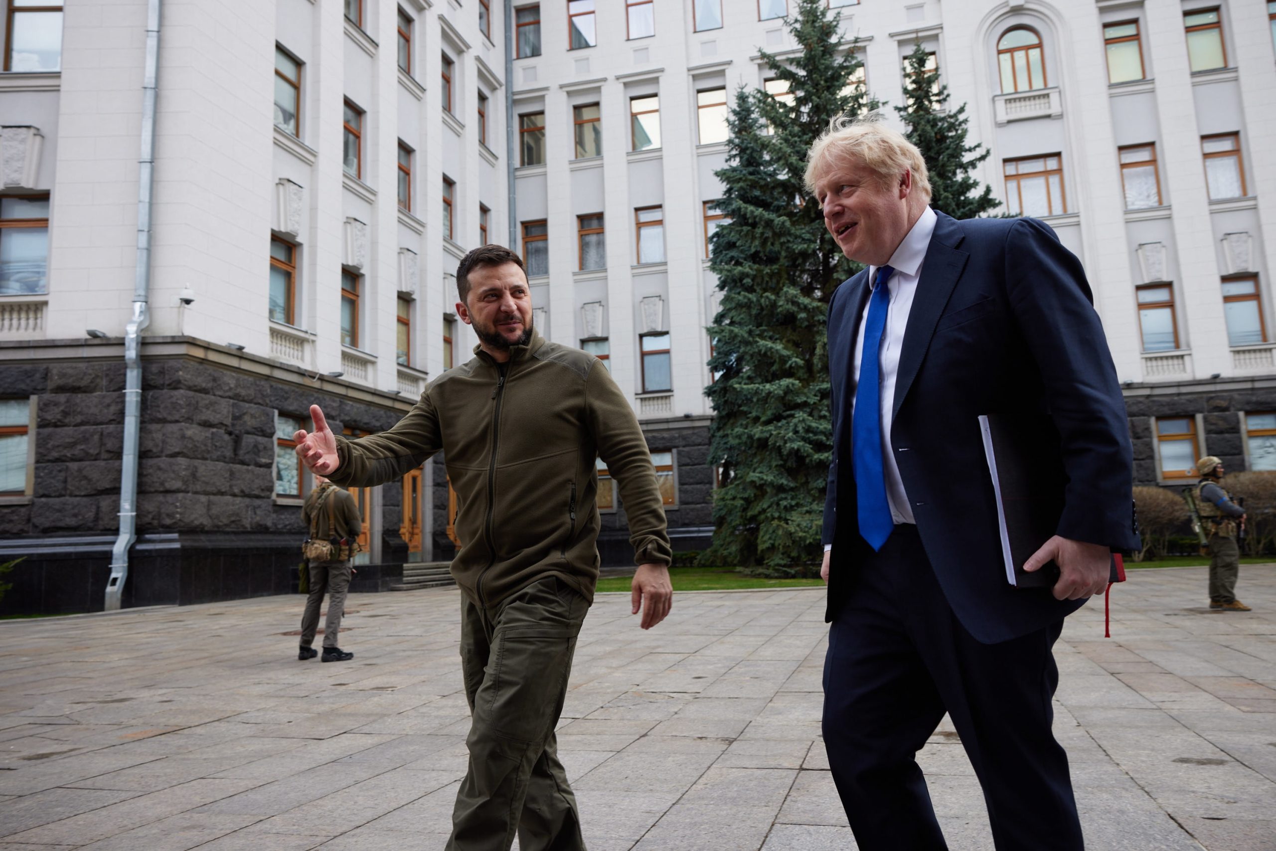 Johnson e Zelensky abordam “bloqueio desprezível” da Rússia a Odessa