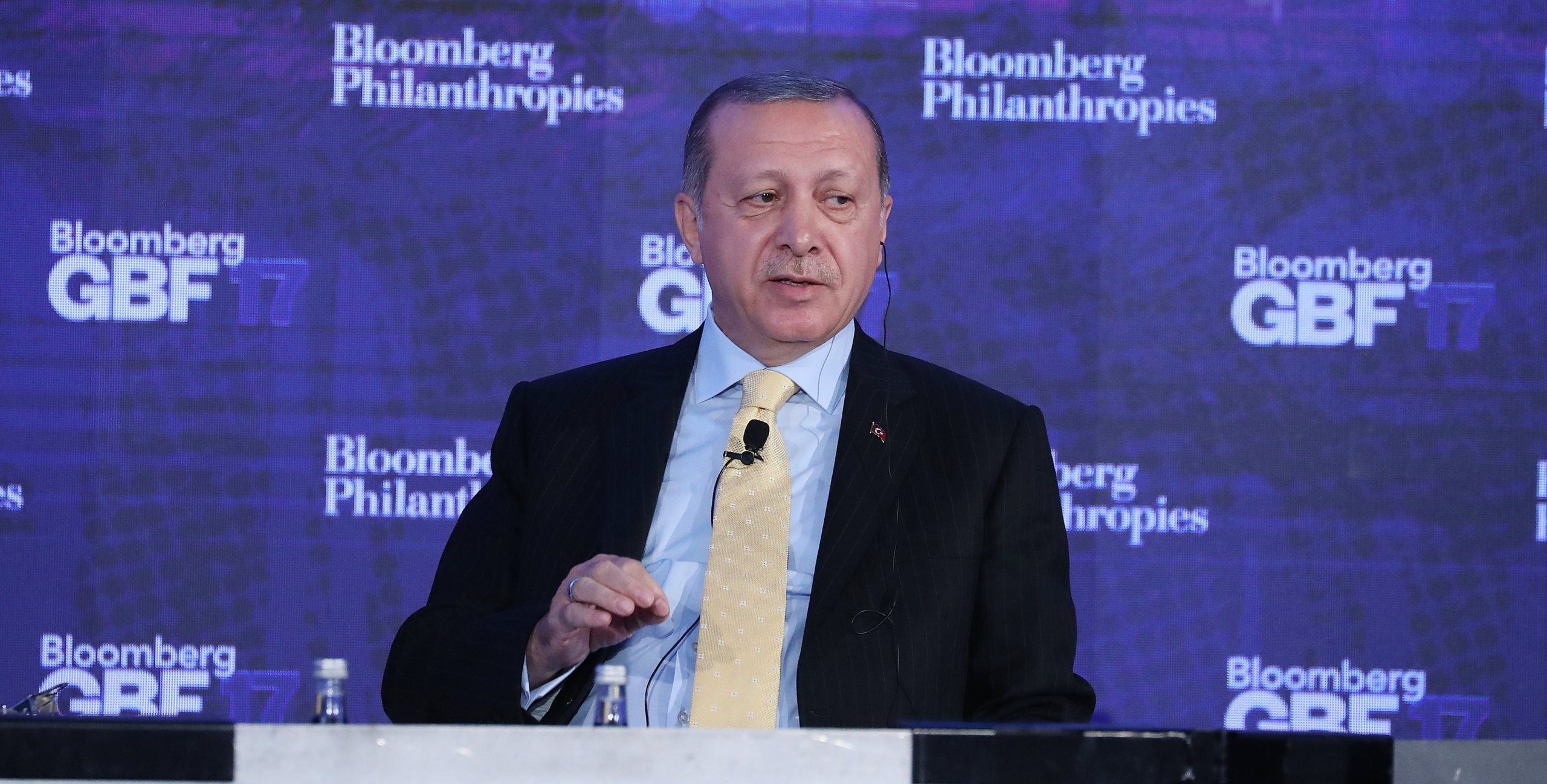 Contra o referendo à independência do Curdistão, Turquia encerra fronteira e ameaça cortar petróleo