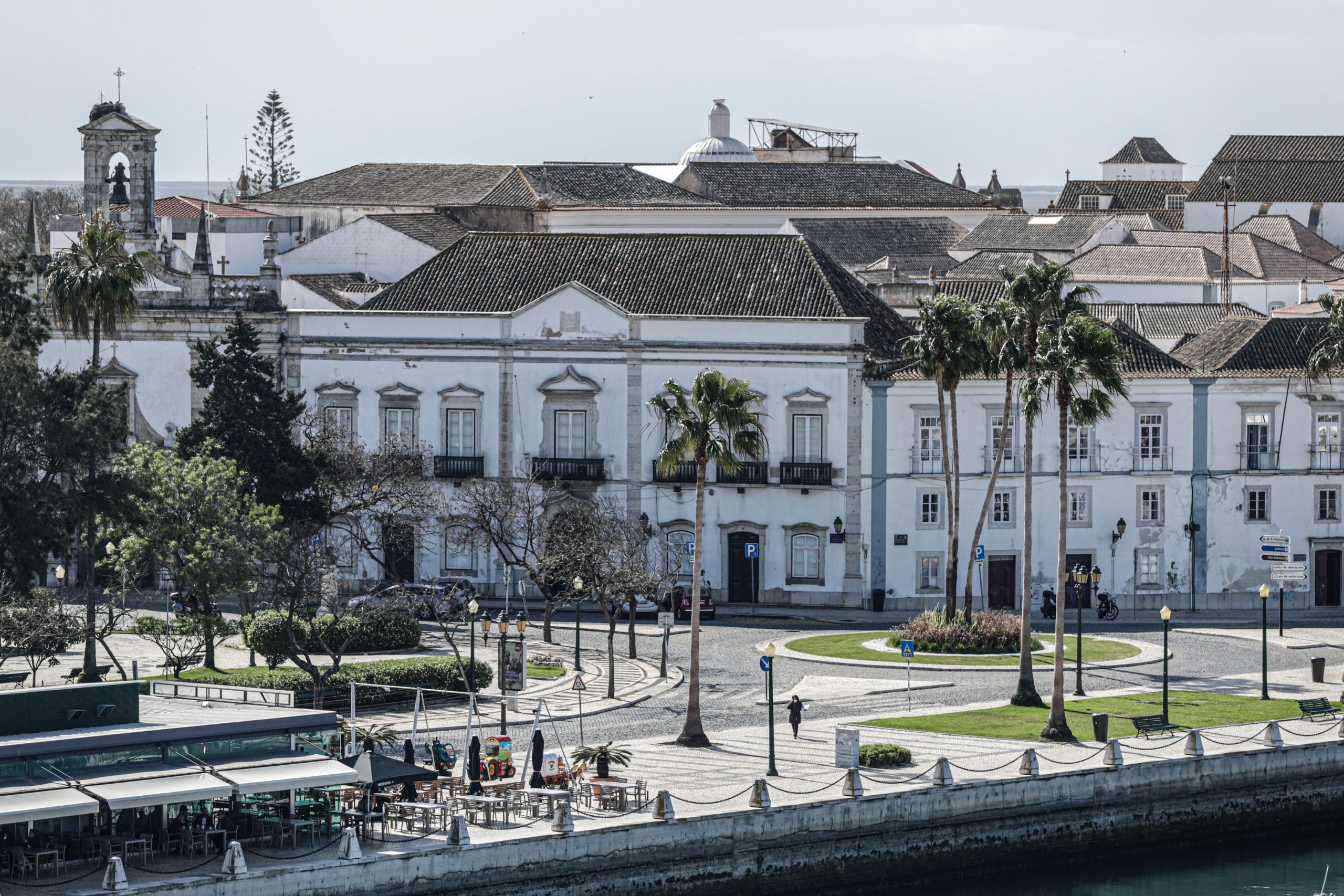 Comércio local de Faro resiste à crise e planeia o futuro