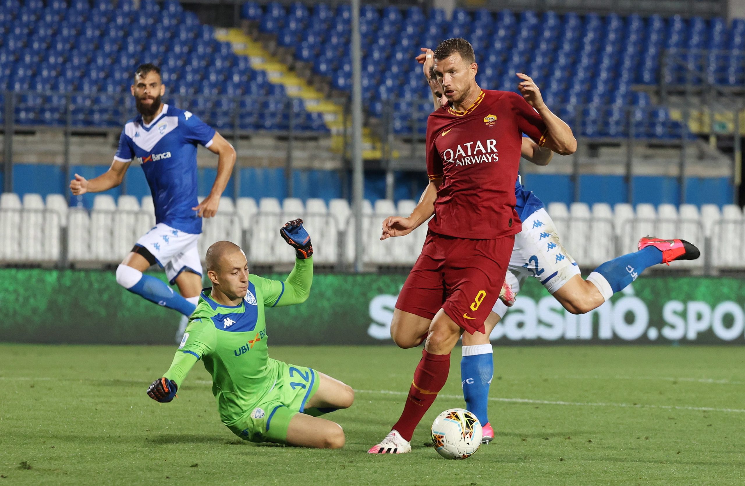 Roma do treinador Paulo Fonseca vence Brescia e segura quinto lugar