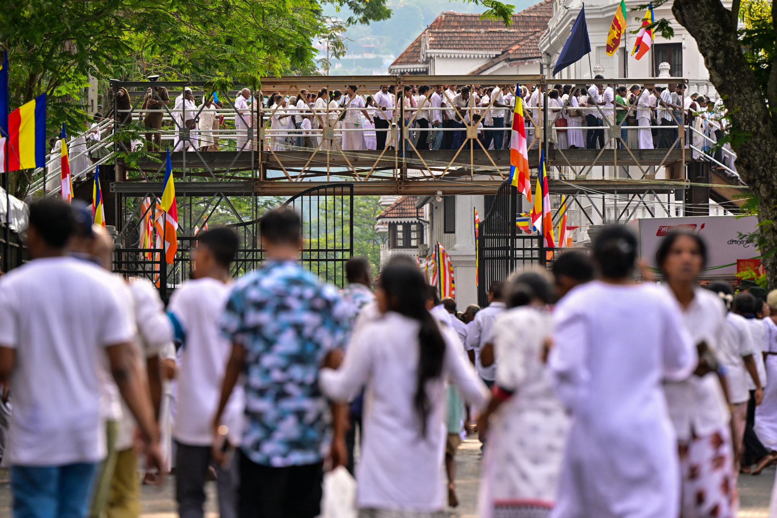 Polícia do Sri Lanka investiga fotografia proibida do dente de Buda