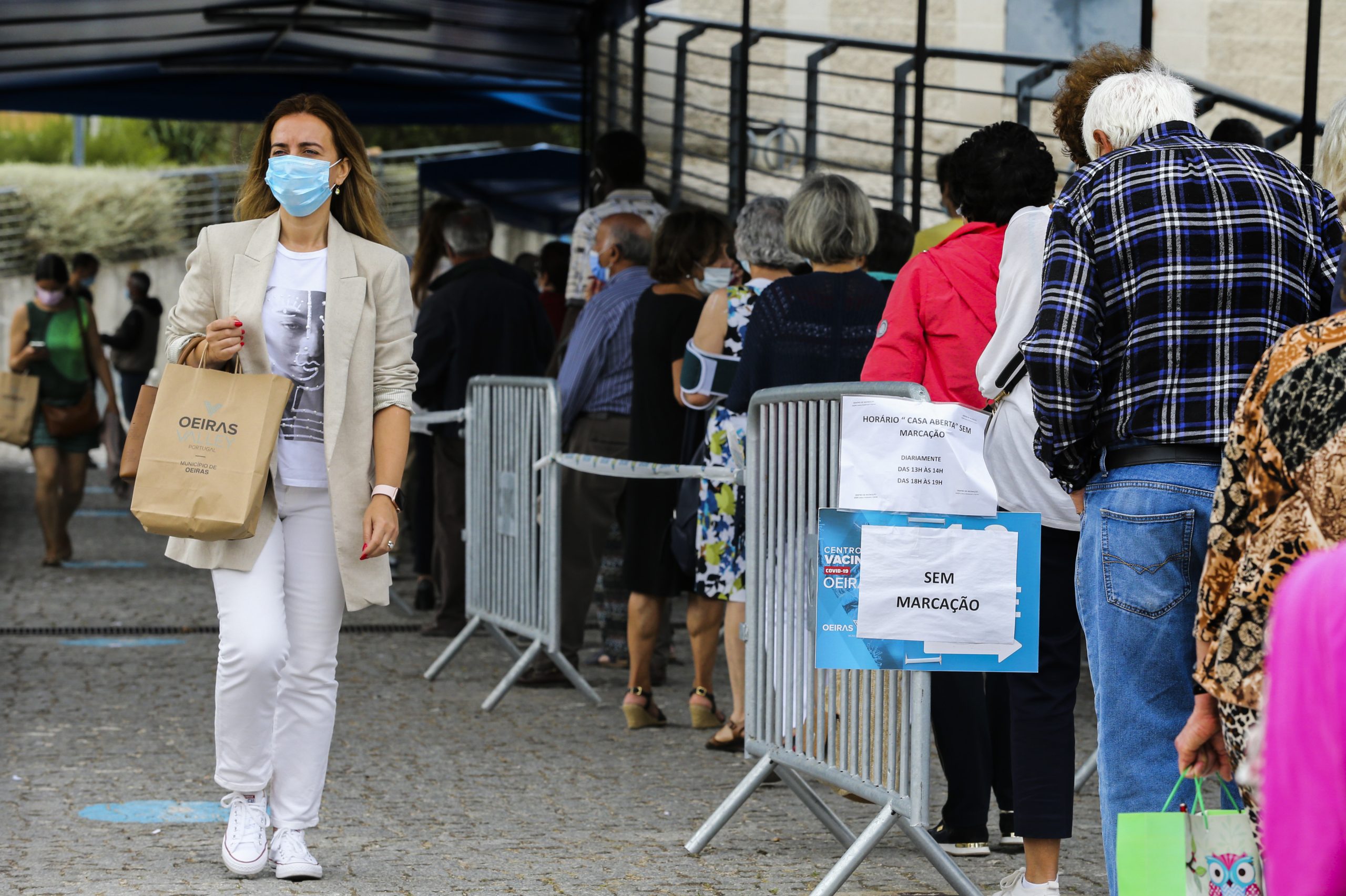 Covid-19: Vacinação bate novo recorde com mais de 154 mil vacinas na terça-feira