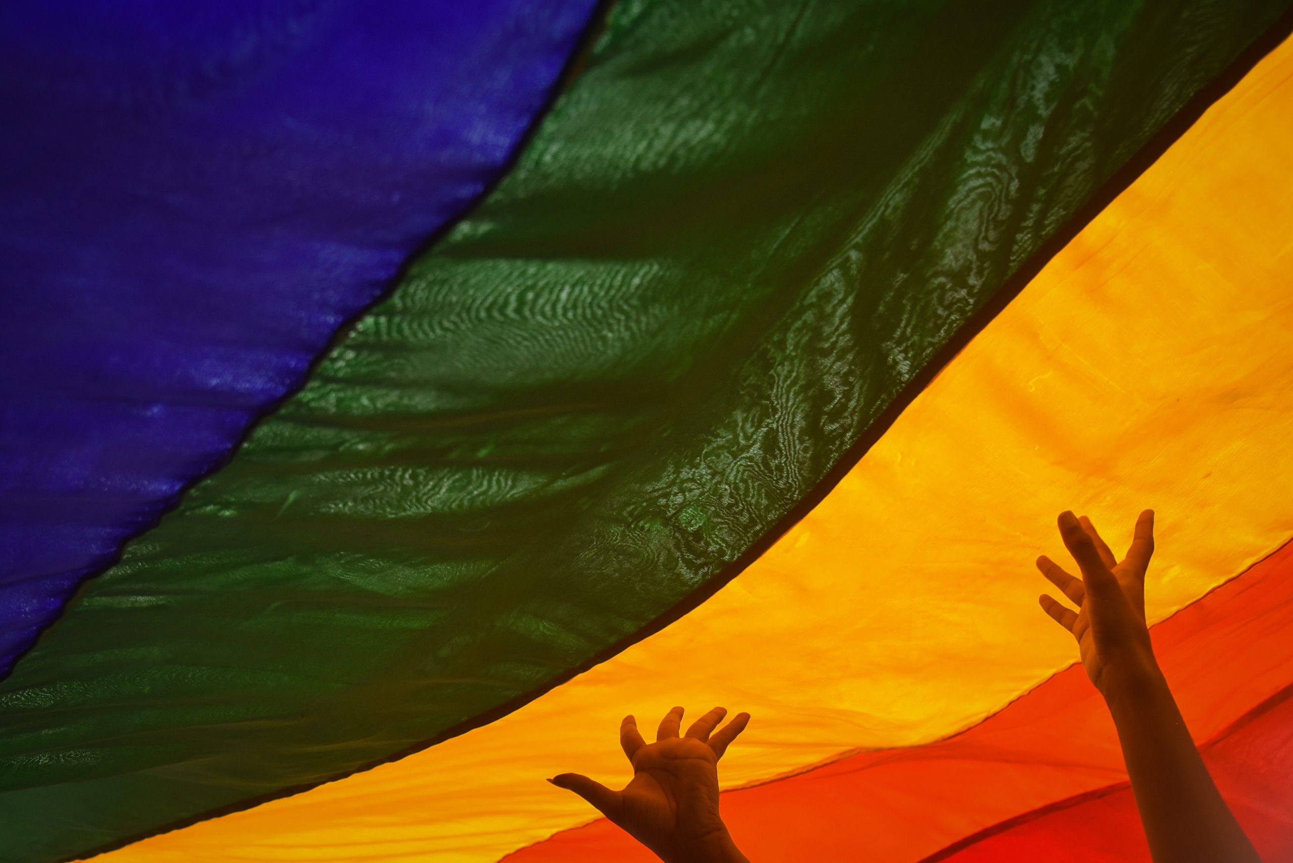 Parlamento húngaro aprova lei que proíbe desfiles de orgulho ‘gay’
