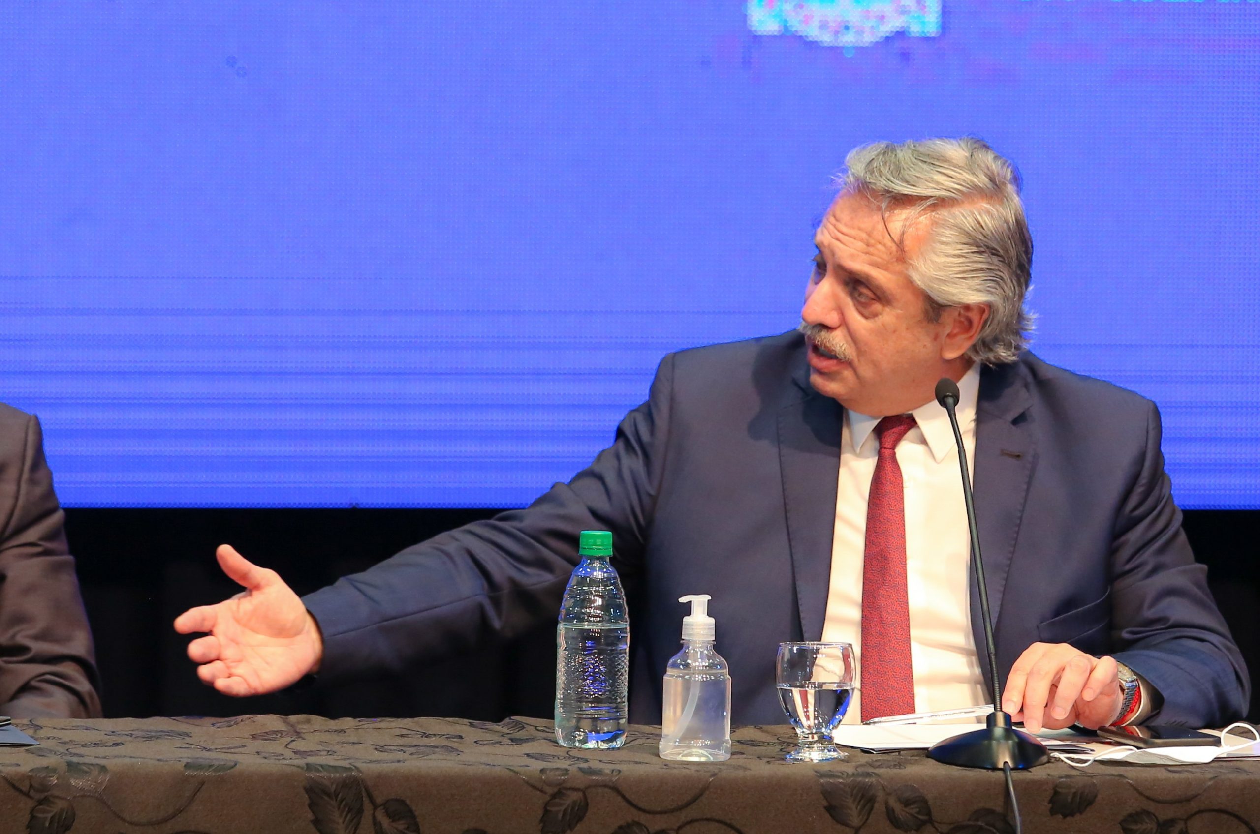 Covid-19. Argentina anuncia fim da “quarentena eterna” em Buenos Aires e aposta na vacina russa