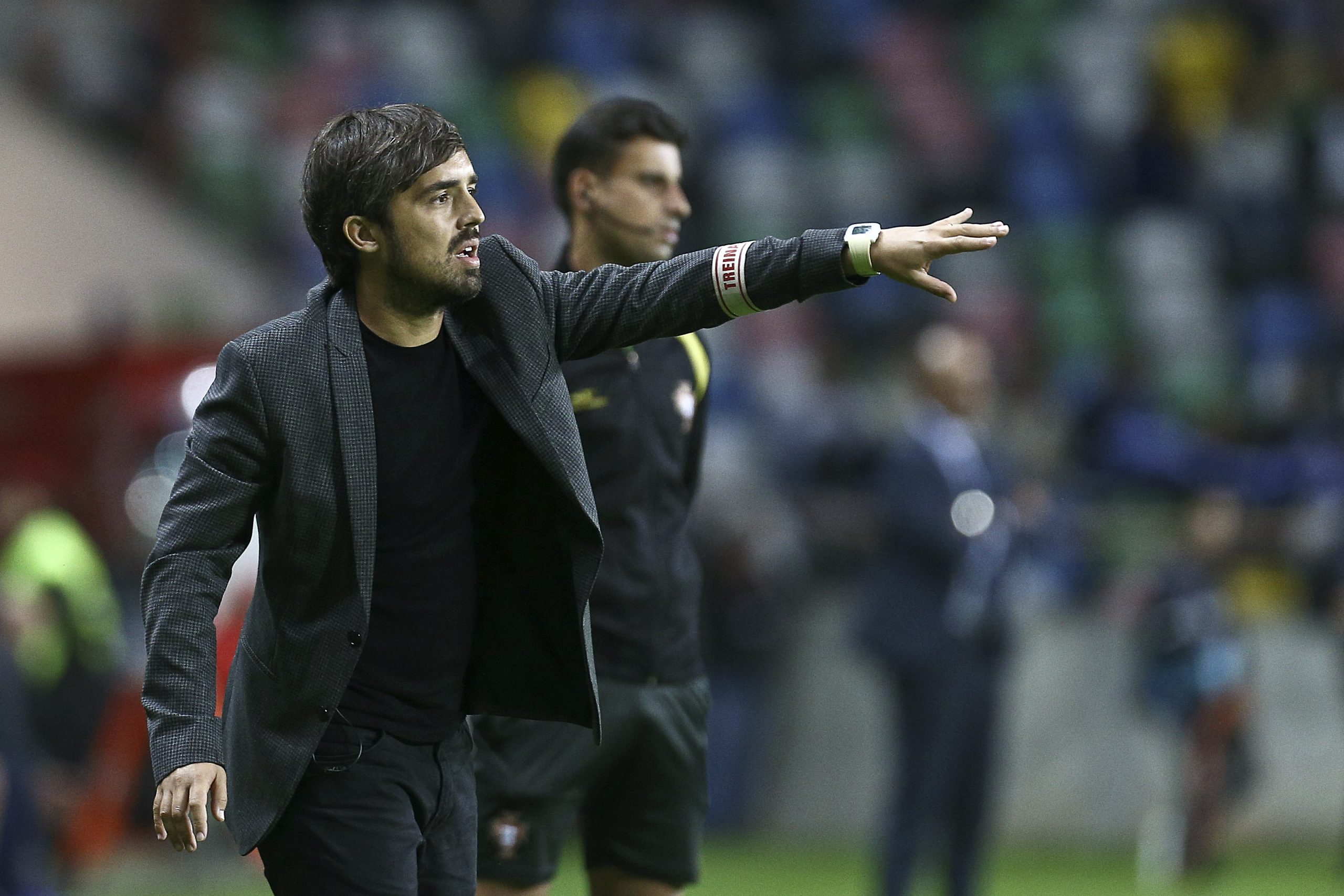Futebol: Treinava os seniores, foi despedido e… pode acabar nos juvenis