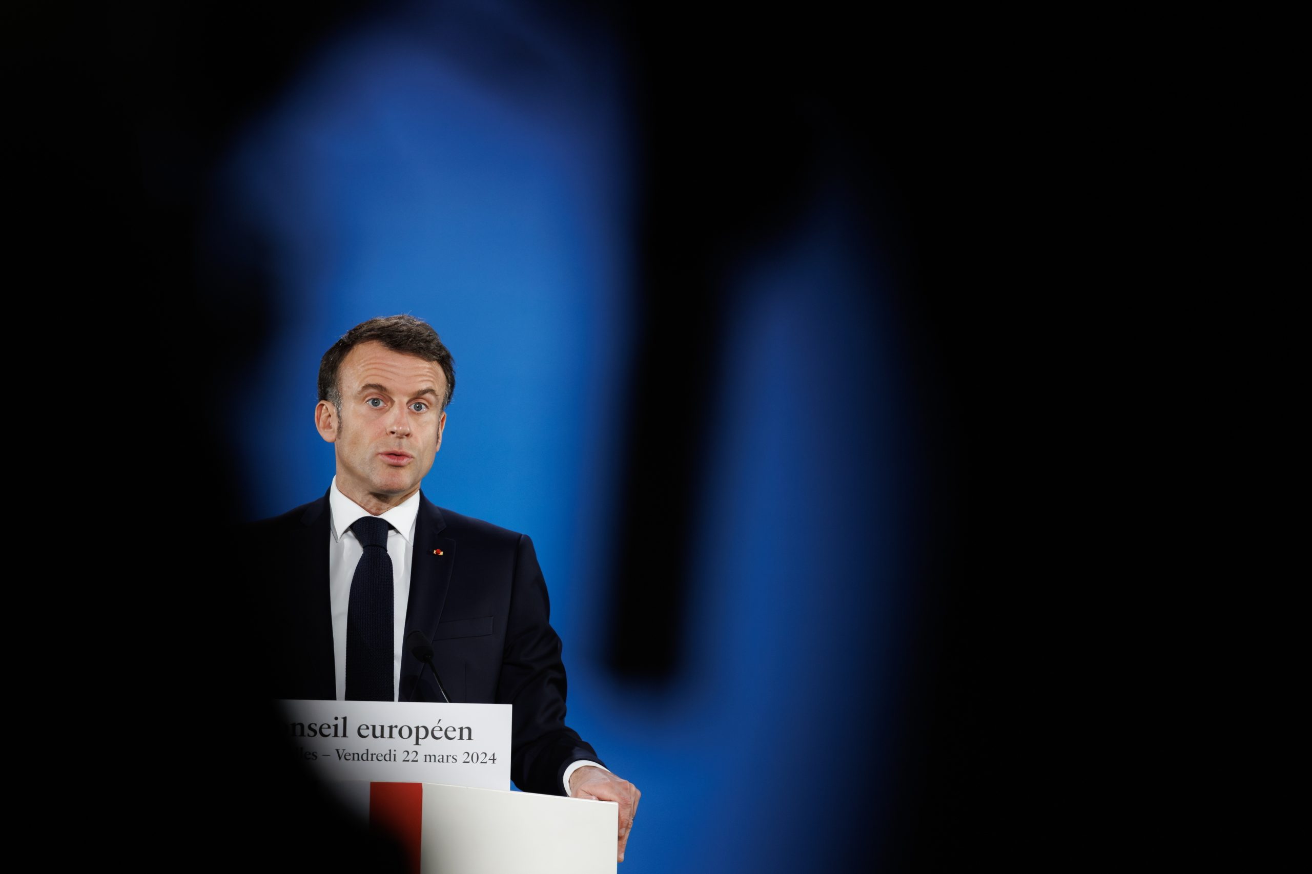 Macron previne Netanyahu que transferência forçada de população constitui crime de guerra