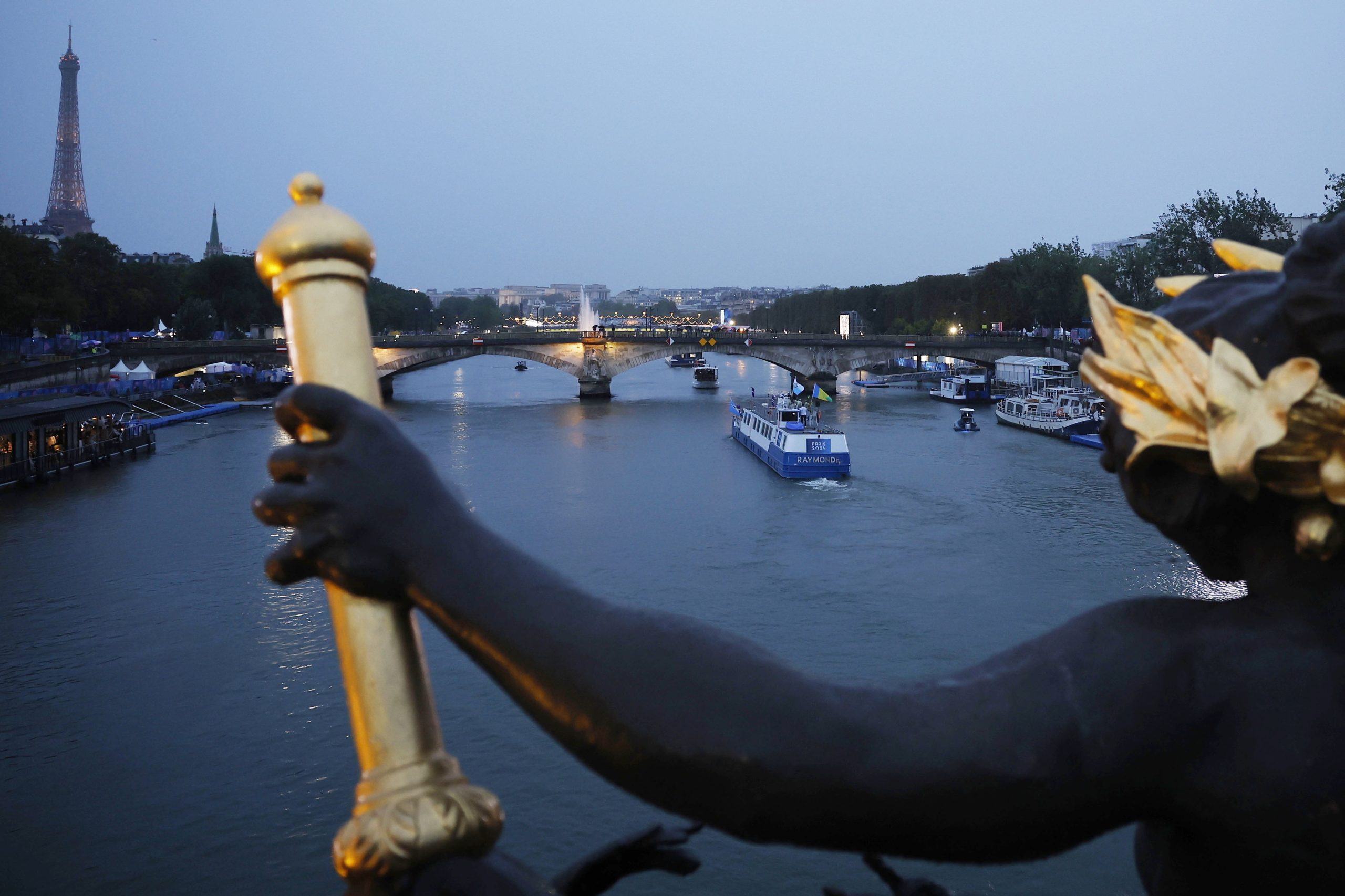 Paris2024: Suspenso segundo dia de treinos do triatlo olímpico devido à contaminação do rio Sena