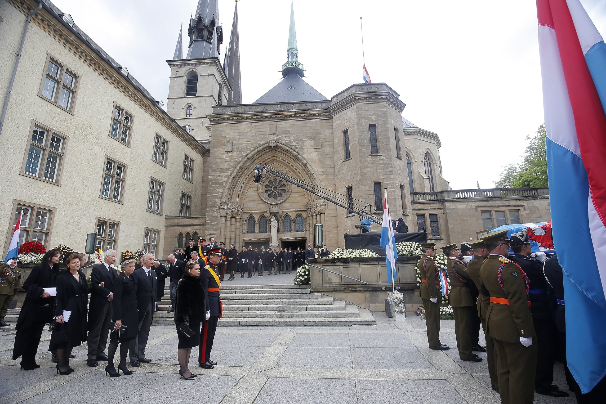 Centenas de pessoas no último adeus ao grão-duque João do Luxemburgo