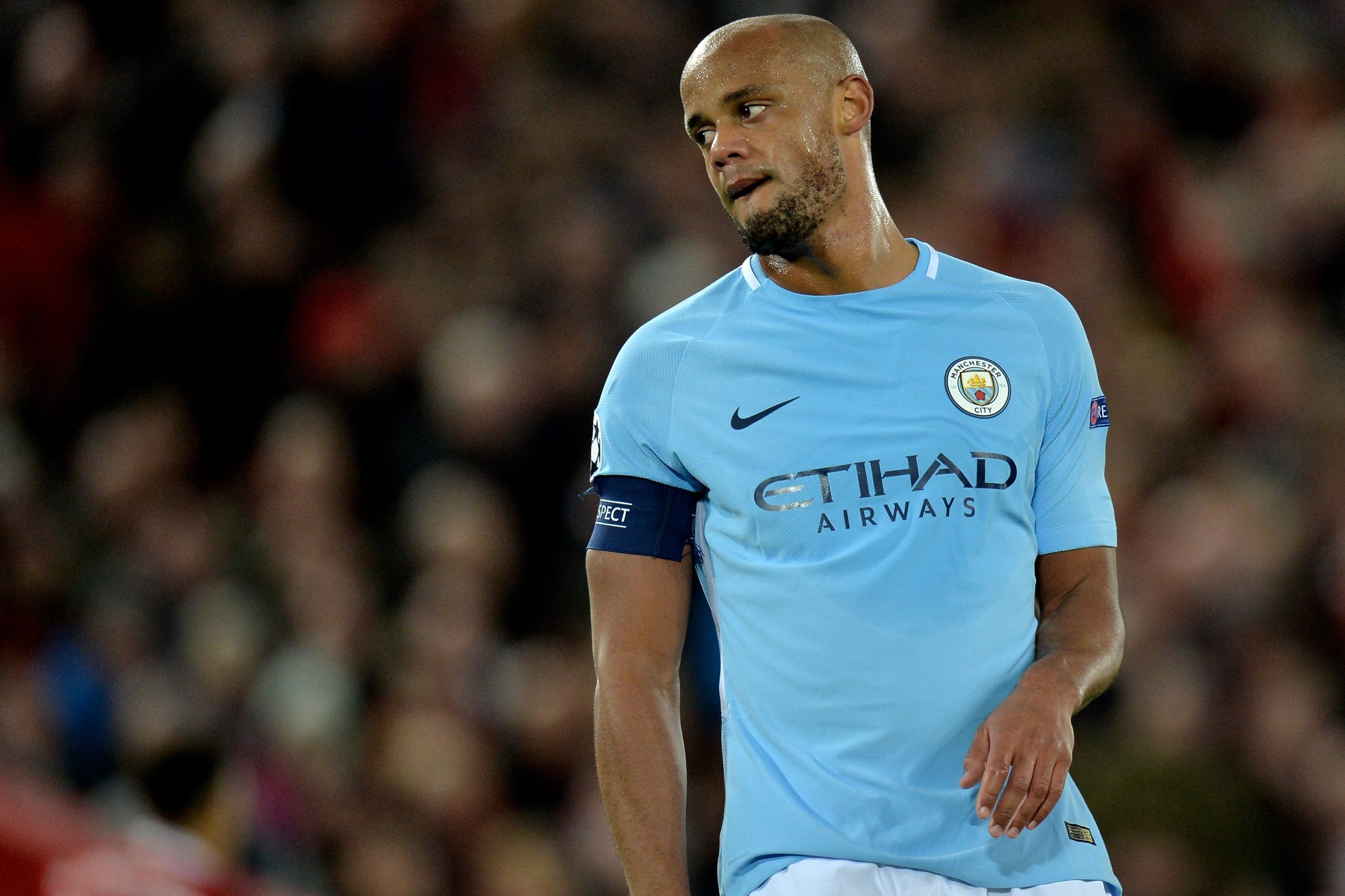 Vincent Kompany na lista da Bélgica parea o Mundial 2018 apesar da lesão