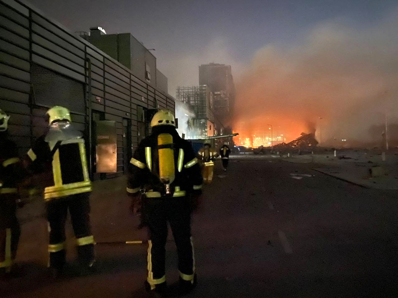 Bombardeamento russo a centro comercial em Kiev deixa um morto, diz presidente da câmara
