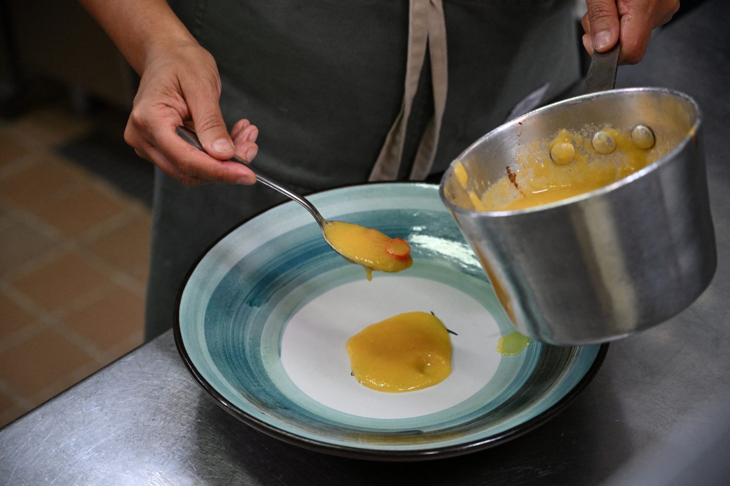 França. Ladrões roubam 90 mil euros em caracóis de quinta que fornece restaurantes Michelin