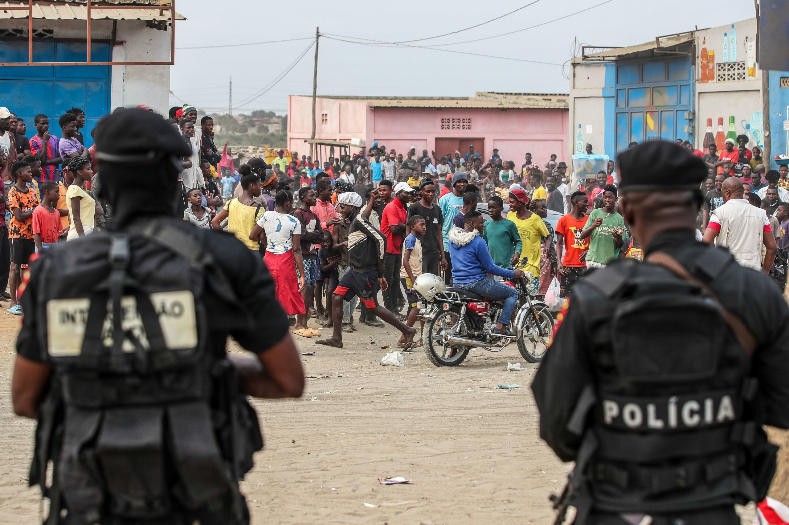 Tensão entre polícia e apoiantes da UNITA nos mercados de Luanda