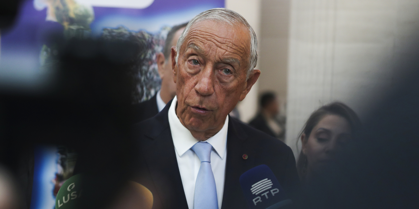 Marcelo Rebelo de Sousa homenageia António Lobo Antunes com Grande-Colar da Ordem de Camões