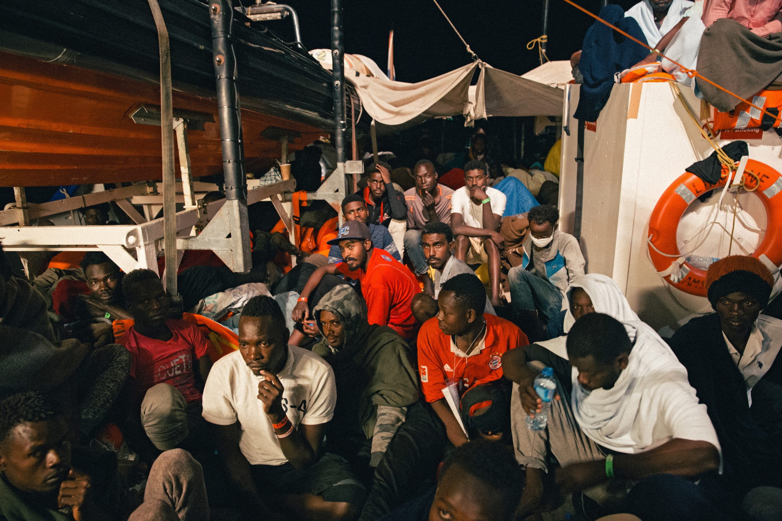 Medos e mitos explicam resistência de alguns países na receção imigrantes, diz Alto Comissariado para as Migrações