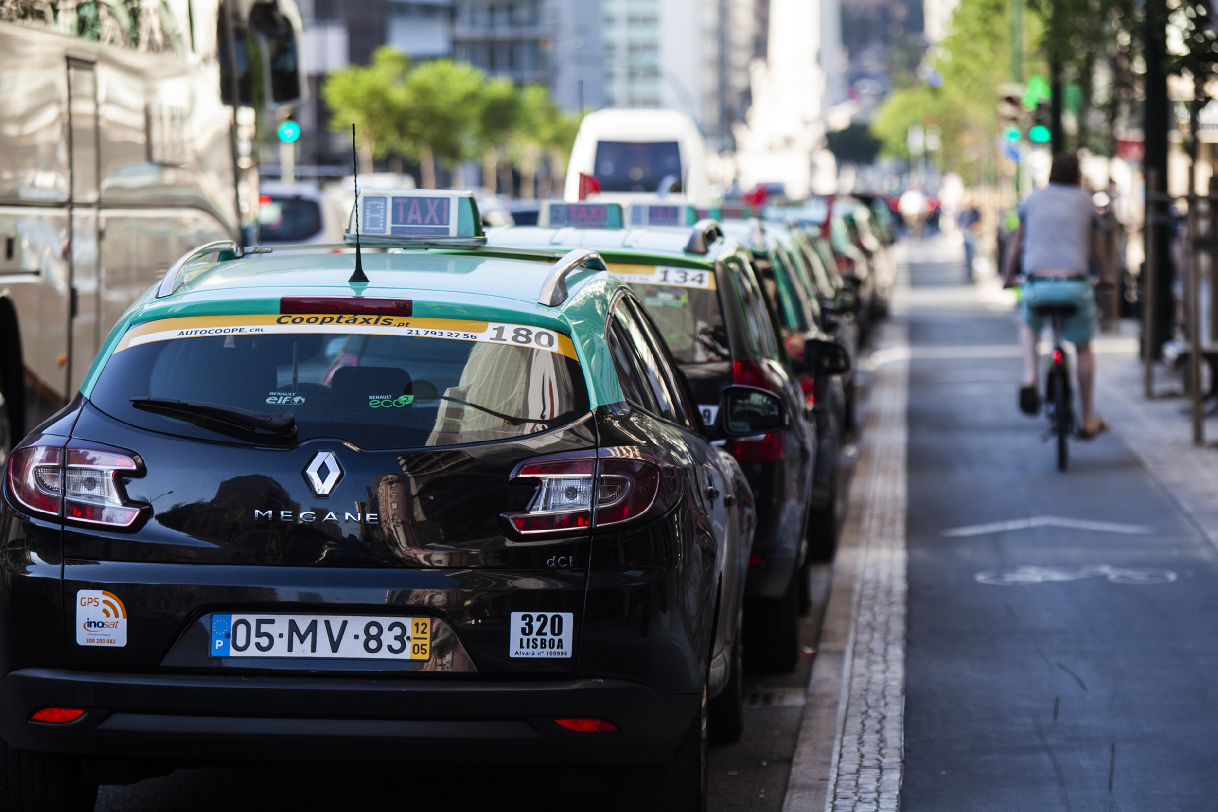 157 condutores detidos por crime de especulação no exercício da atividade de transporte em veículos táxi