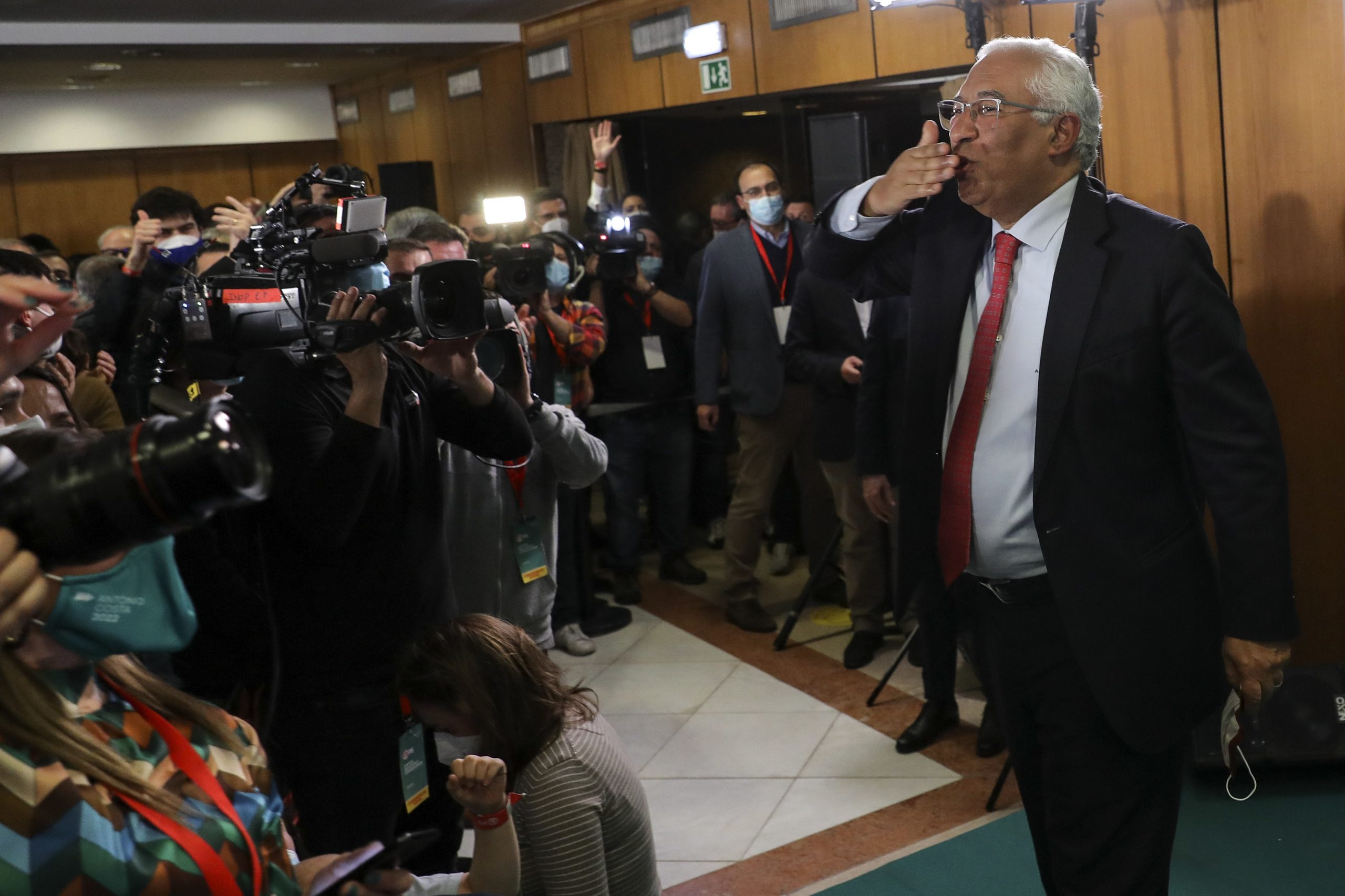 Ámen. Em nome de António Costa, do PS e da estabilidade