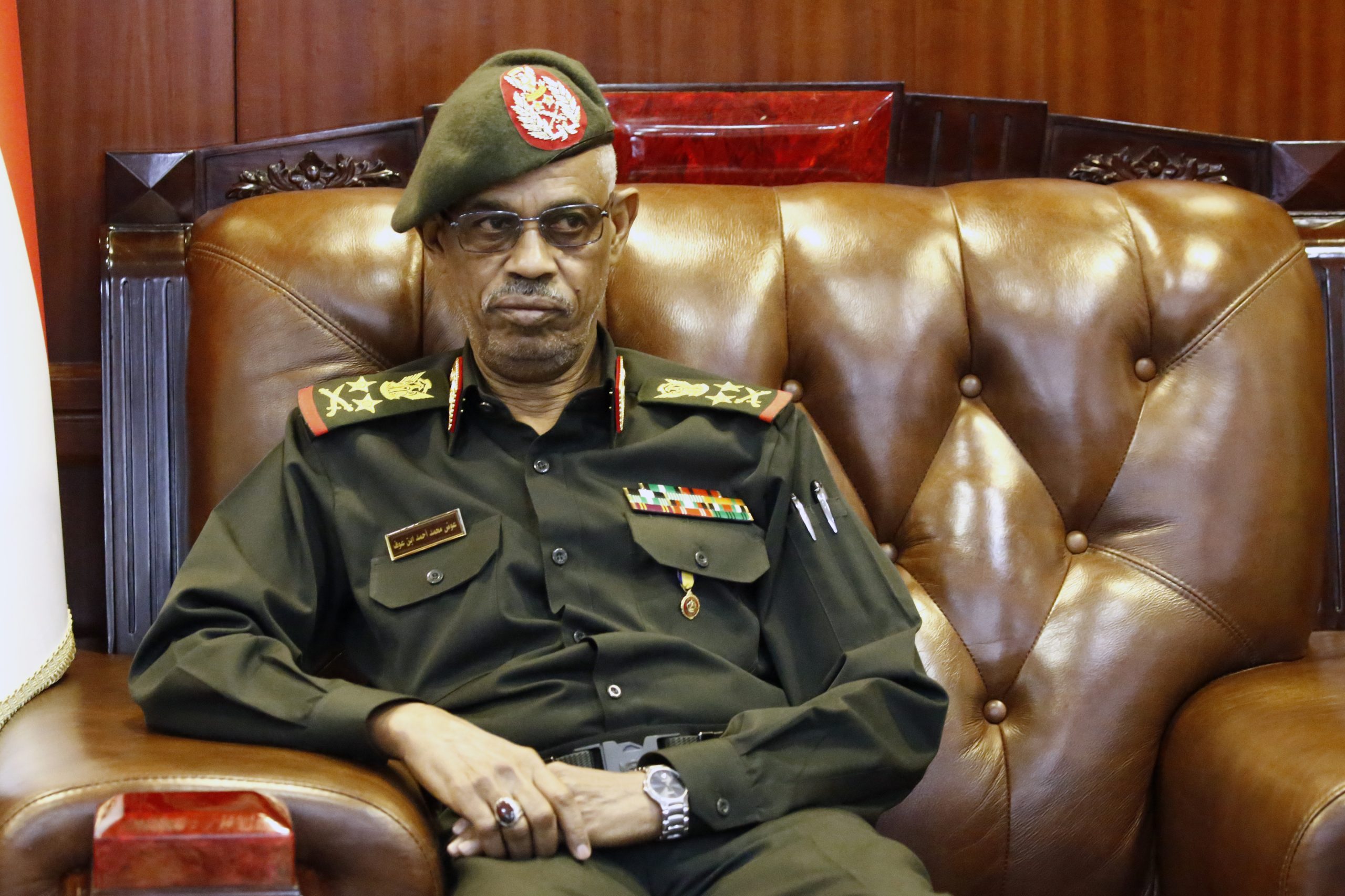 Sudão: Chefe do Conselho Militar de Transição demite-se e nomeia sucessor