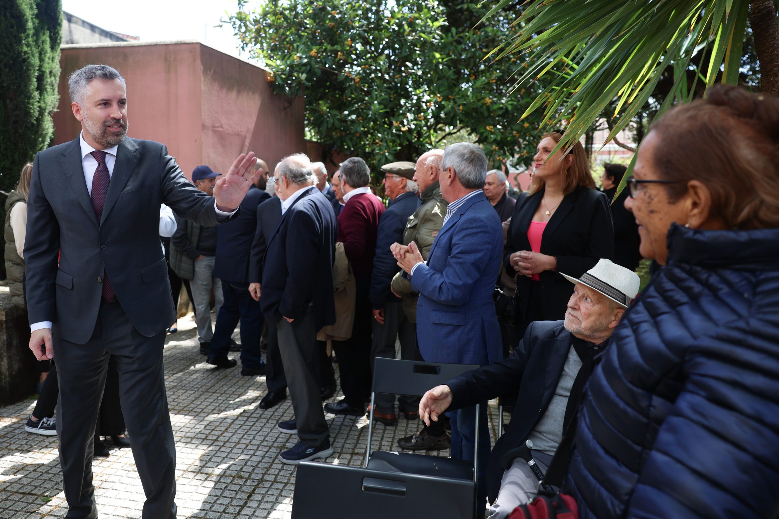 Estado Novo ou democracia? Pedro Nuno Santos desafia Ventura a ter coragem de assumir qual prefere