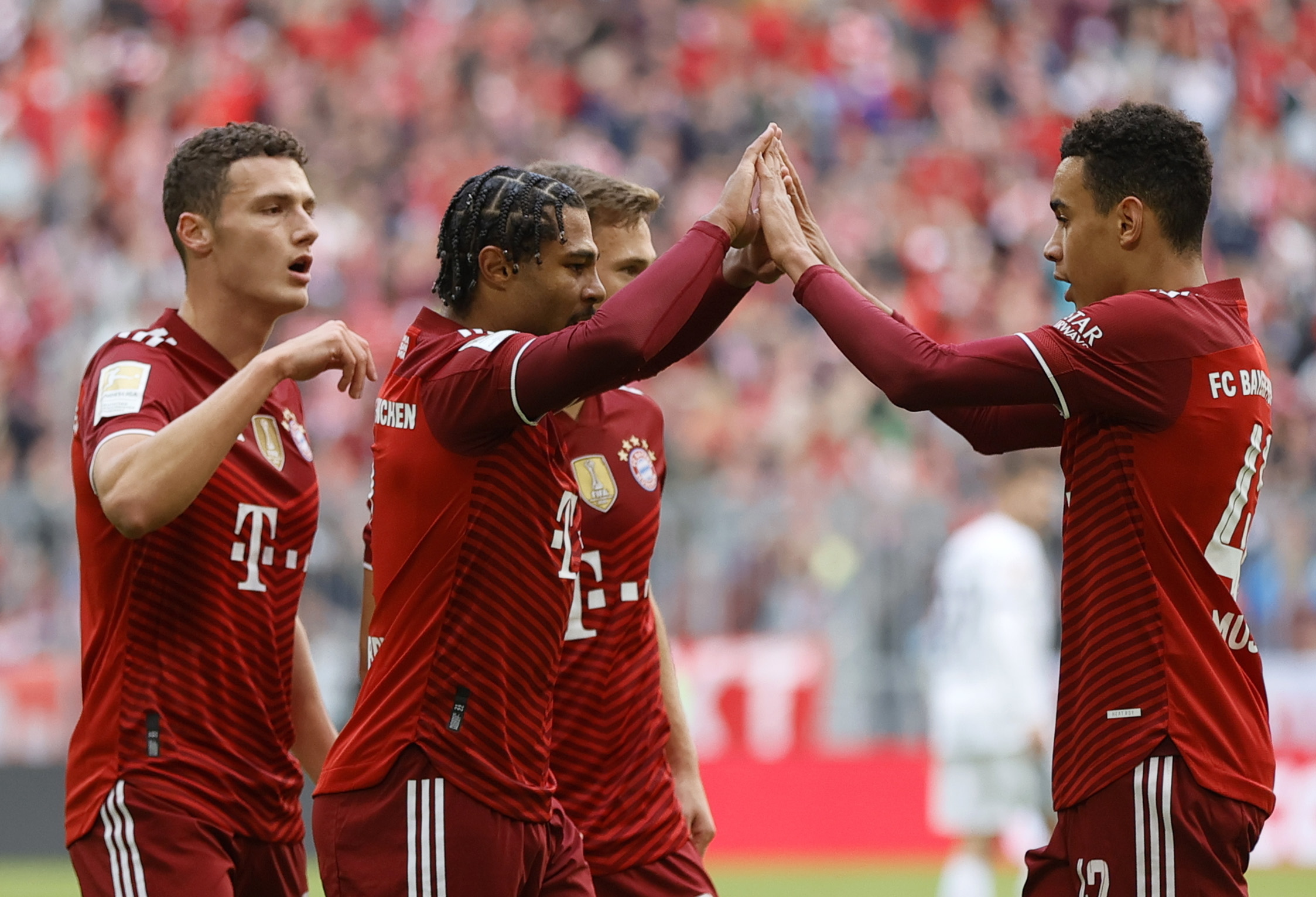 Quatro jogadores do Bayern sem vacina colocados em quarentena