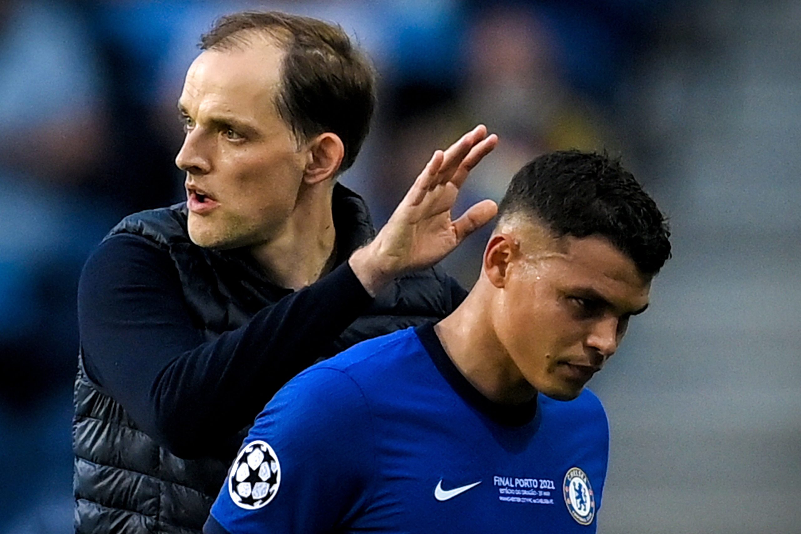 Chelsea prolonga contratos com Thiago Silva e Olivier Giroud por mais um ano