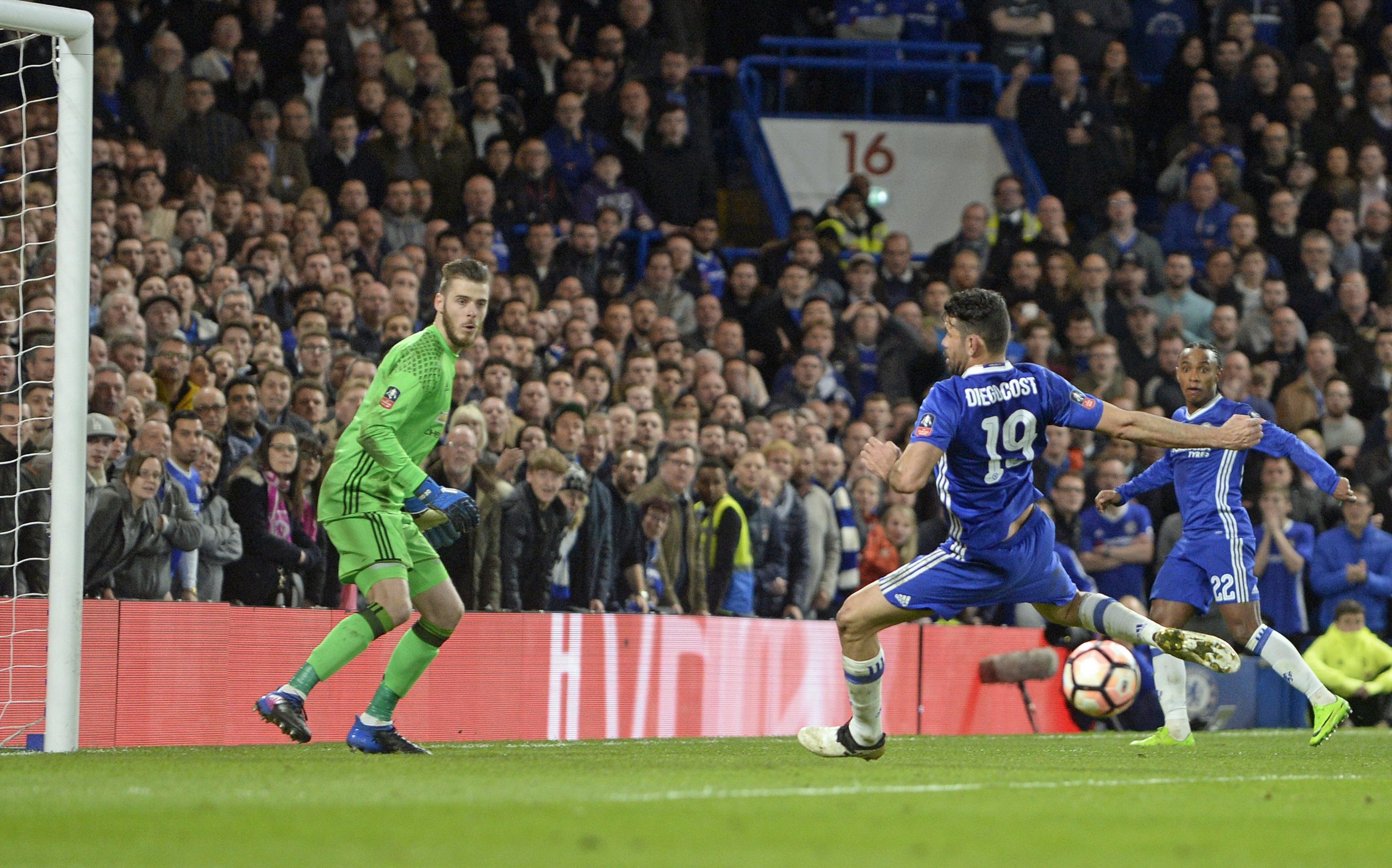 Chelsea afasta United de José Mourinho na Taça de Inglaterra