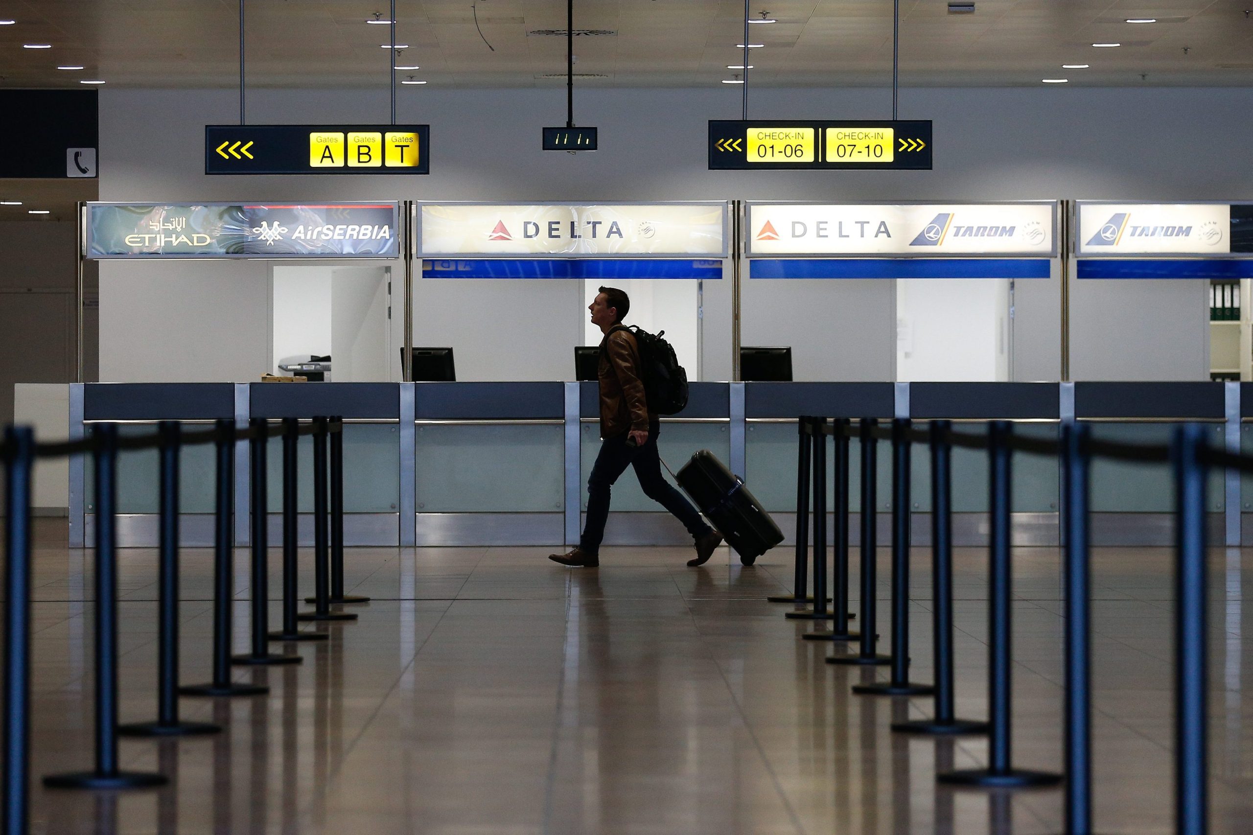 Aeroporto de Antuérpia parcialmente evacuado por suspeita de material explosivo