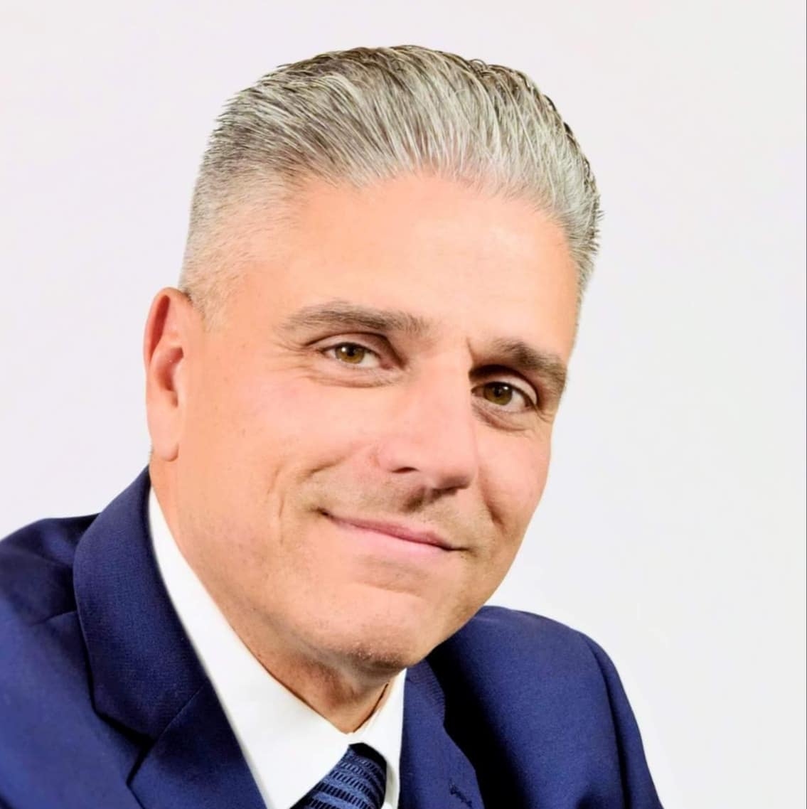 Luso-americano Bob DaSilva pode vir a ser primeiro ‘mayor’ de East Providence